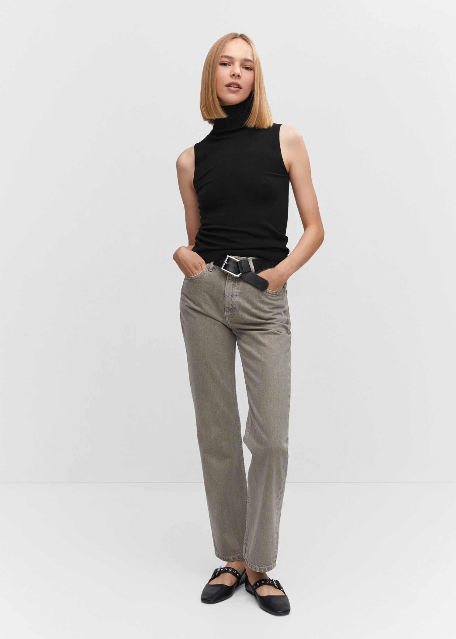 Turtleneck knit top - General plane