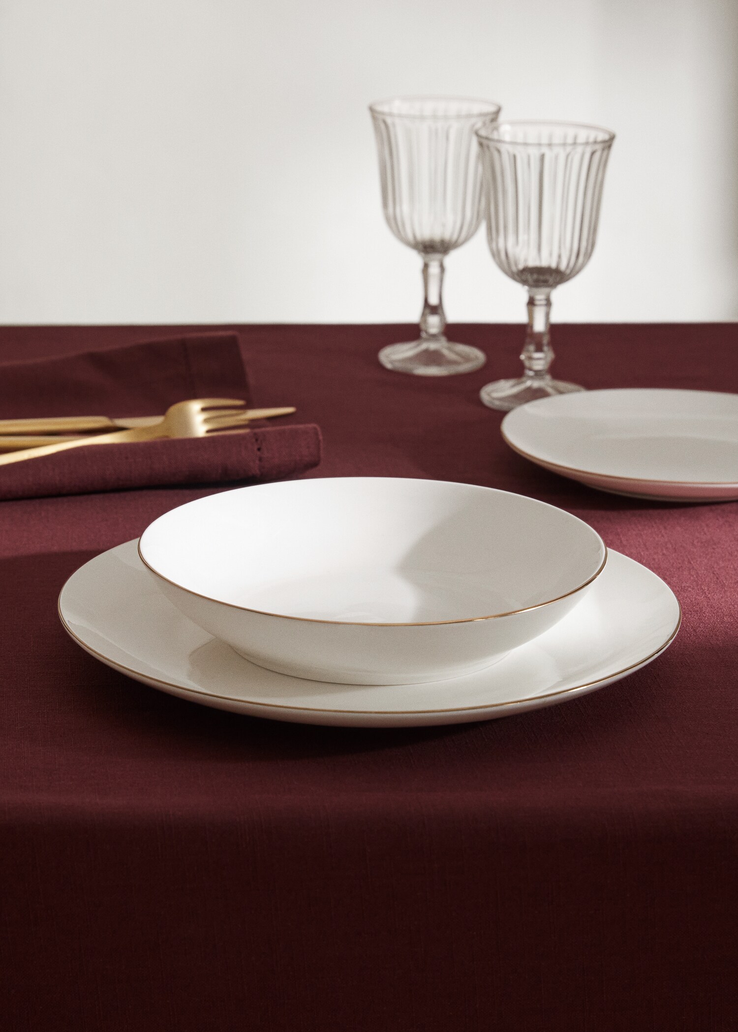Suppenteller aus Bone China mit Rand - Allgemeine Ansicht