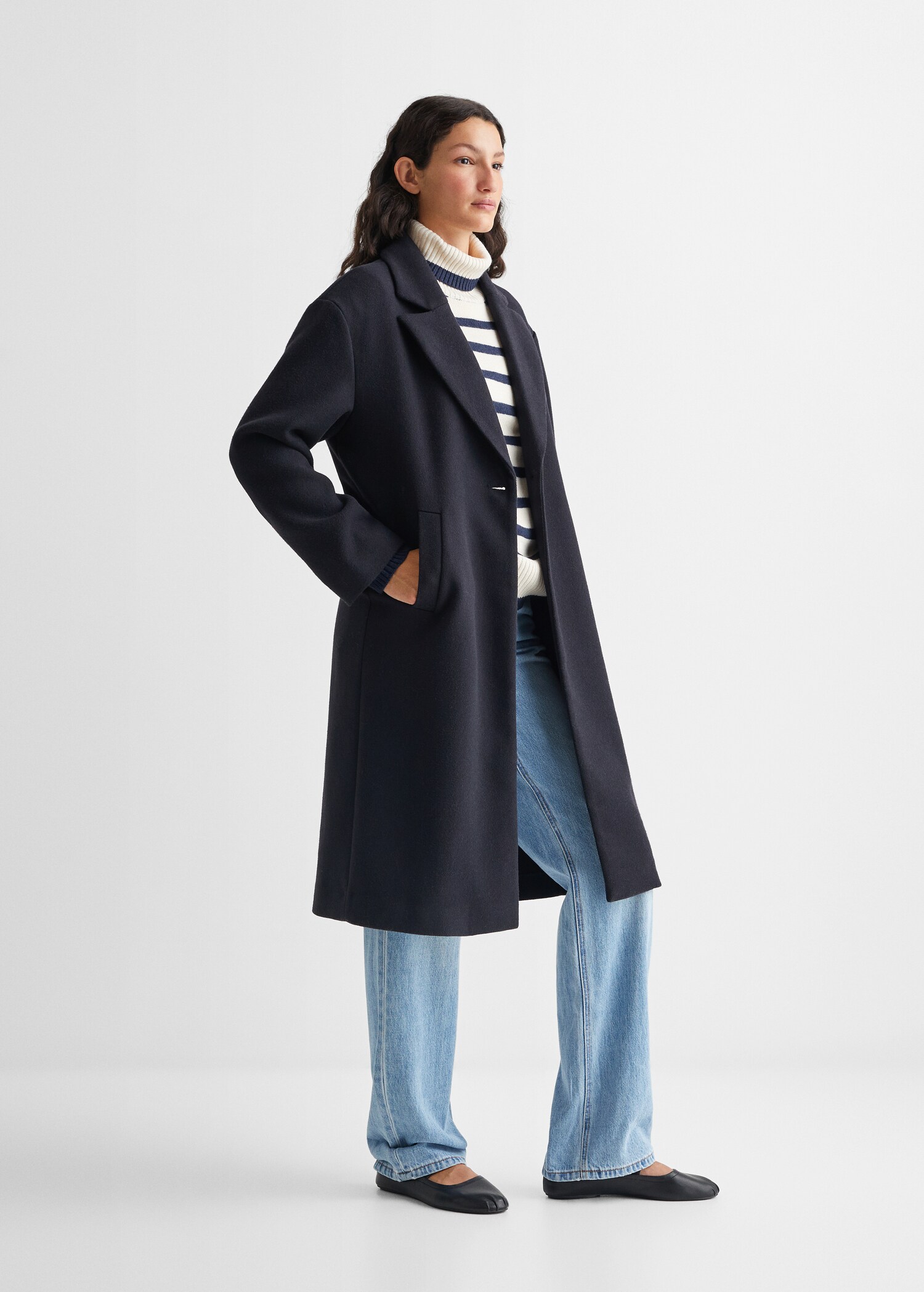 Lapelled straight-cut coat - General plane