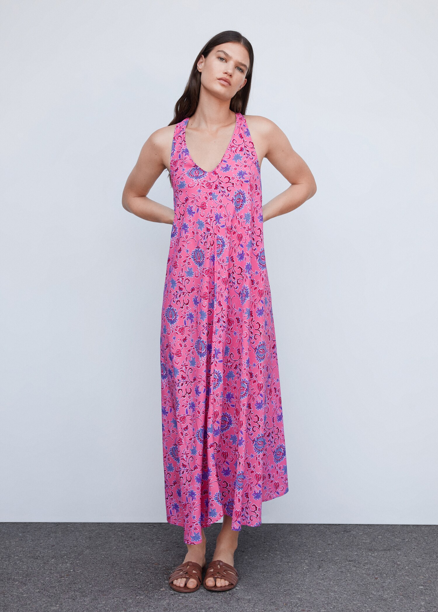 Robe fleurie col V - Plan général