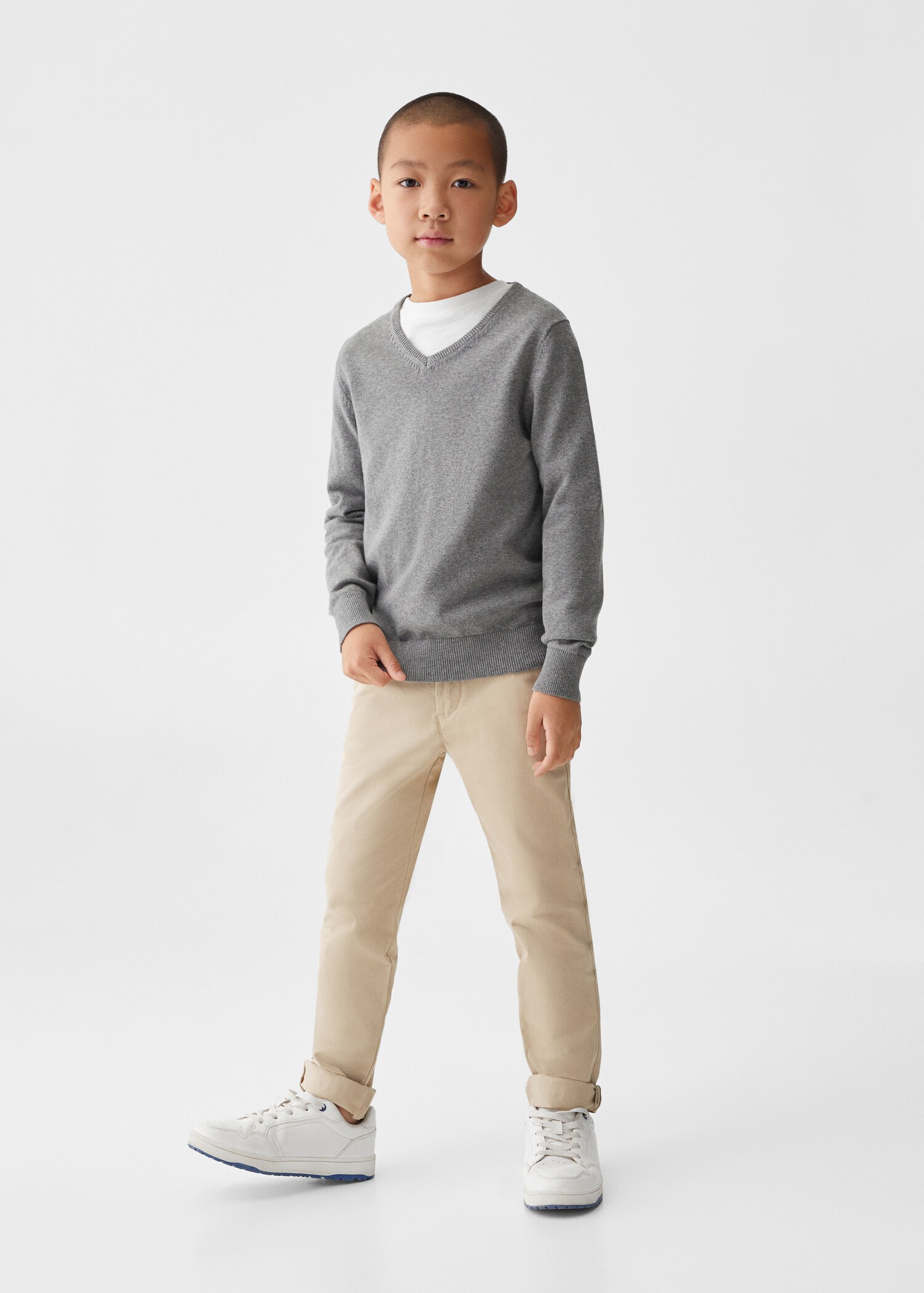 V-neck sweater - General plane