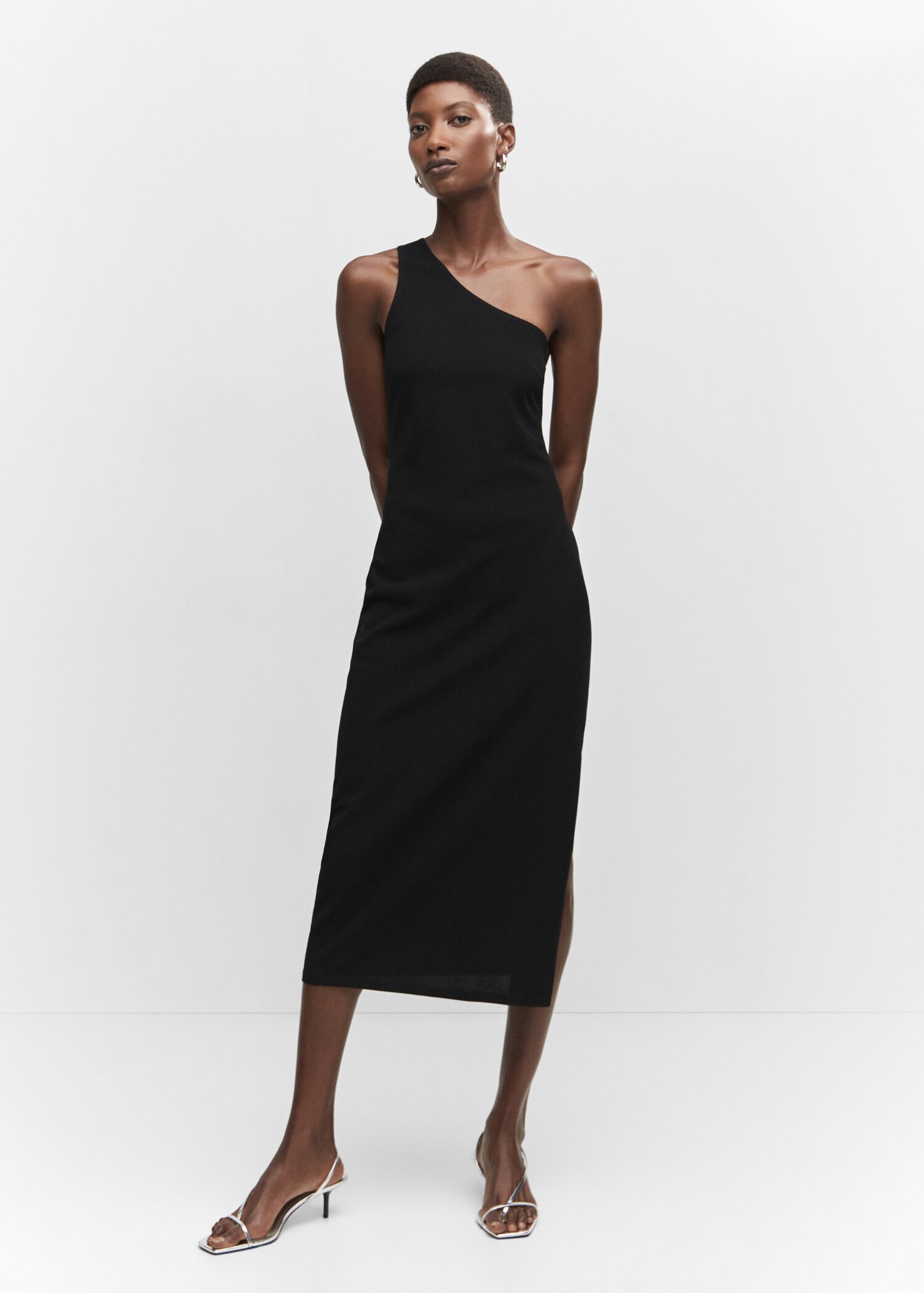 Asymmetrical dress with side slit - General plane