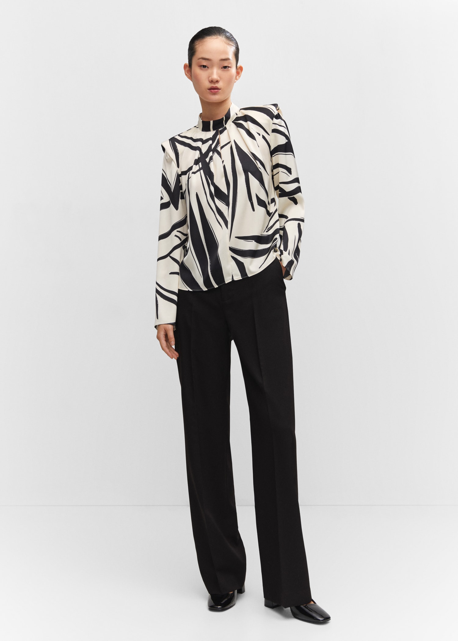 Blusa hombreras estampado Mujer MANGO Chile