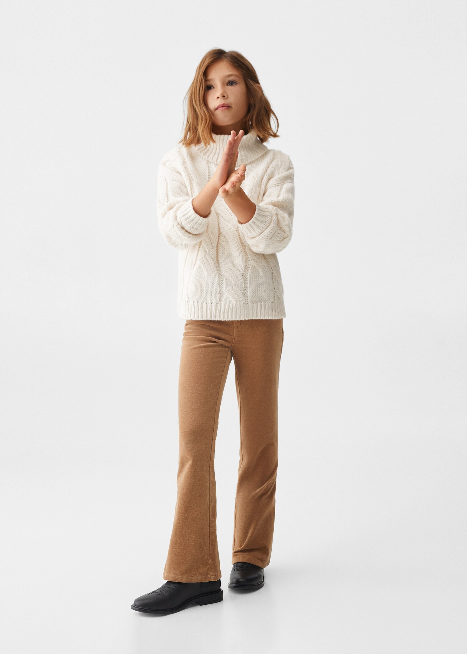 Turtleneck knit sweater - Tampilan Umum
