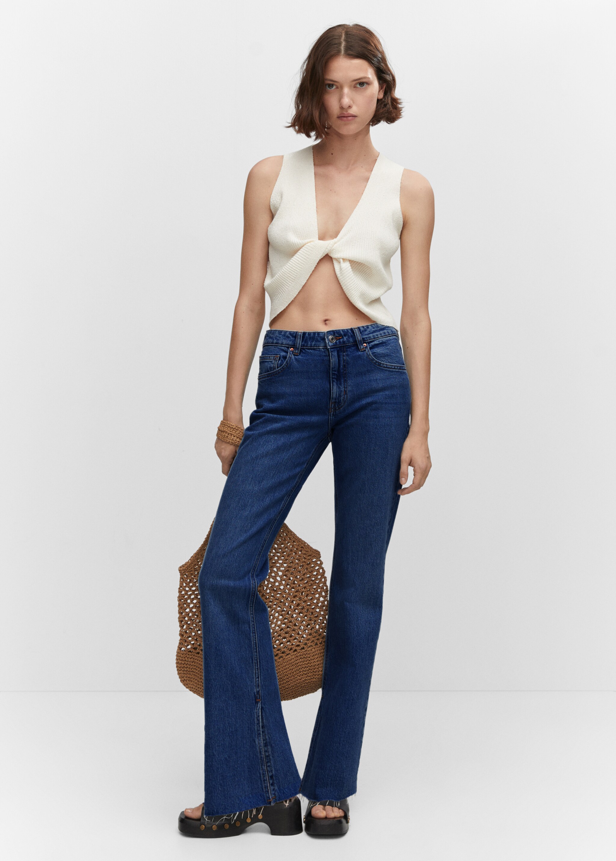 Mid-waist flared jeans with slits - Plan general