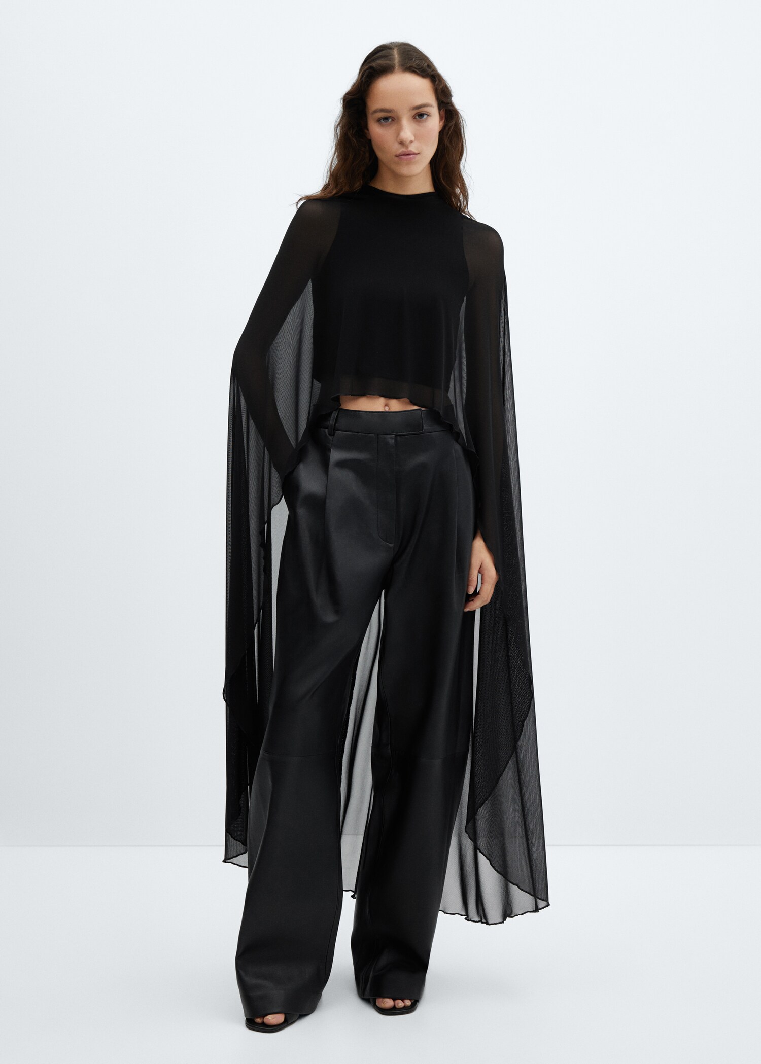 Asymmetric semi-transparent cape - General plane