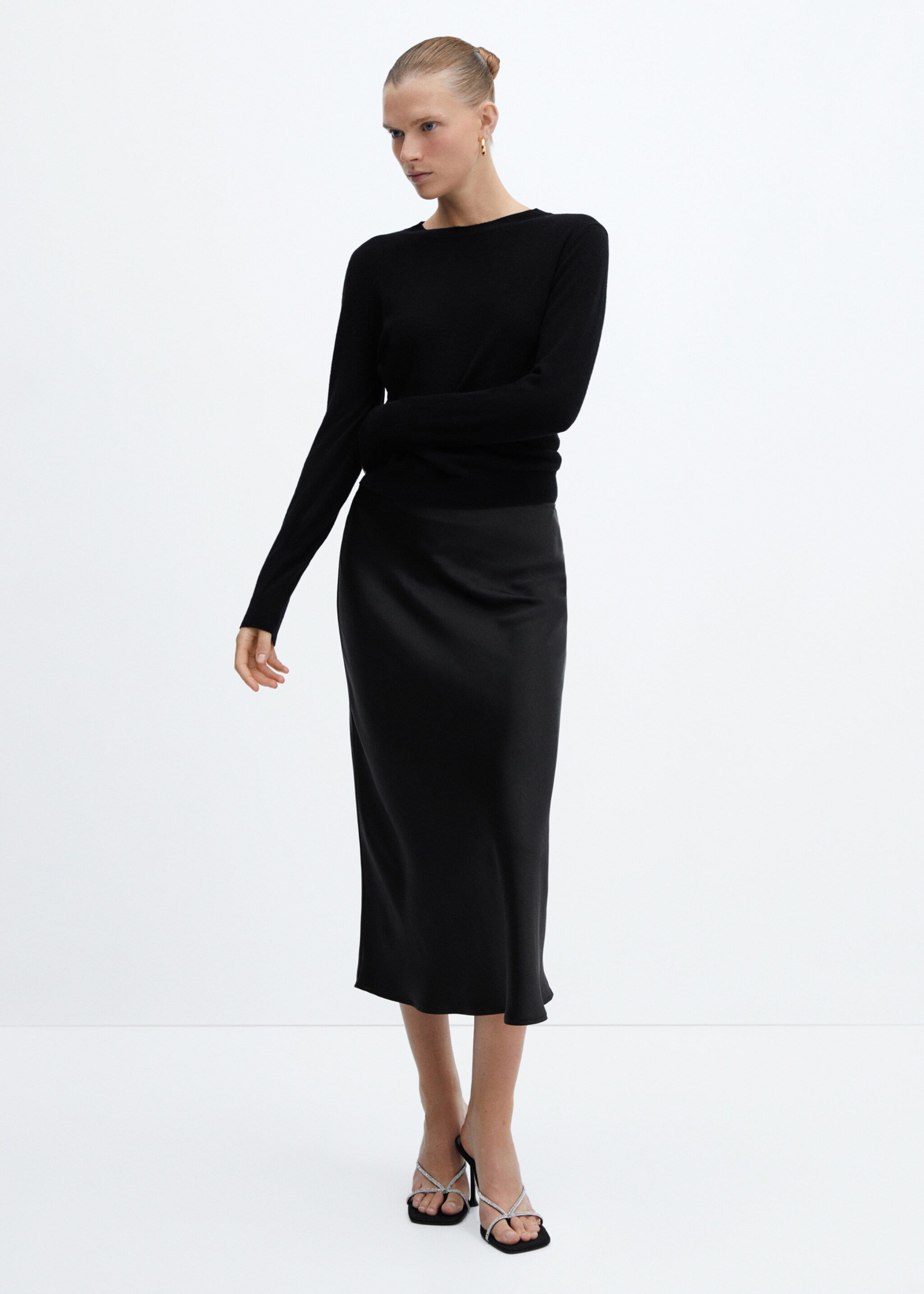 Midi satin skirt - General plane, Black. Ref: 57030409-00.