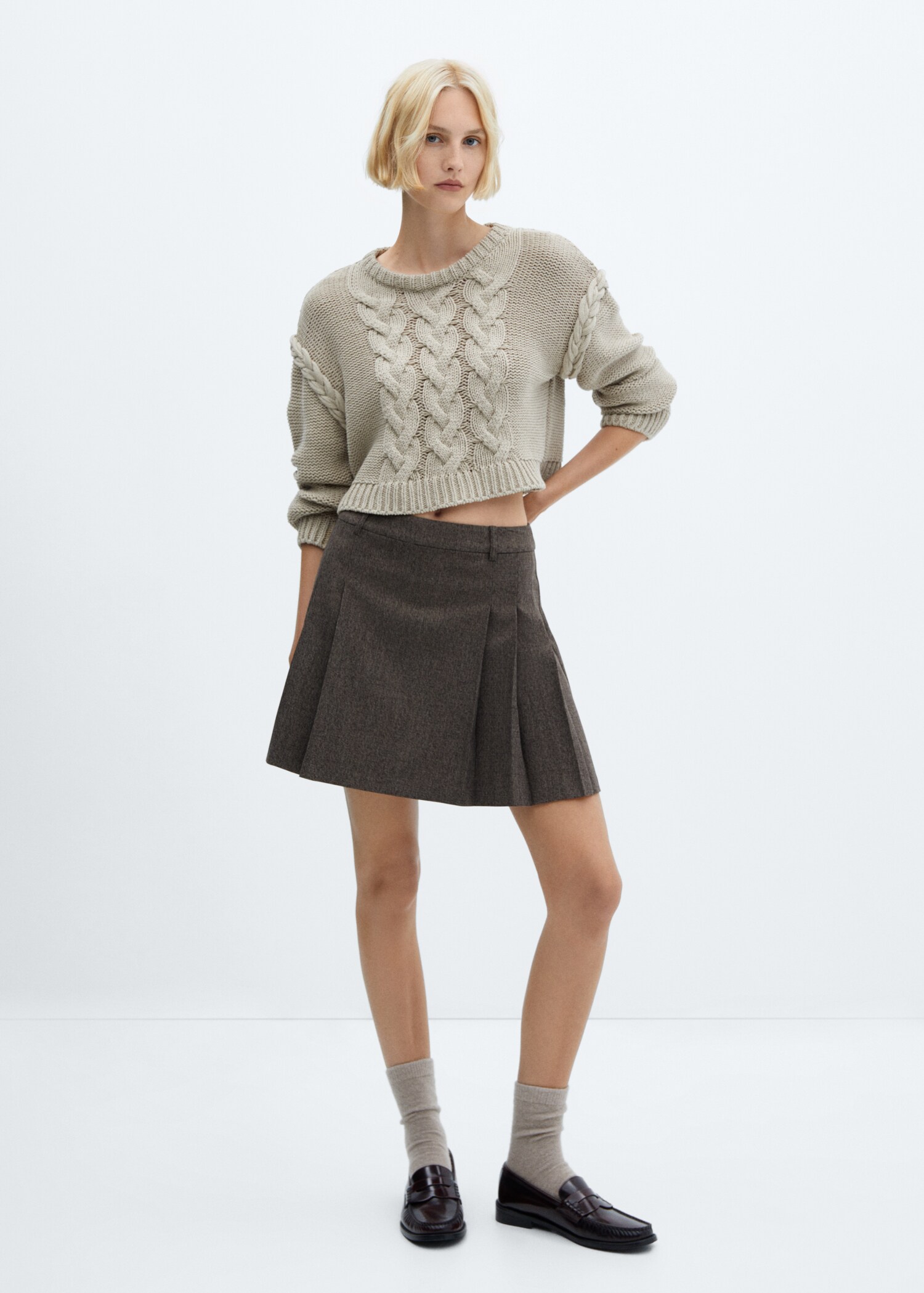 Pleated mini-skirt - General plane