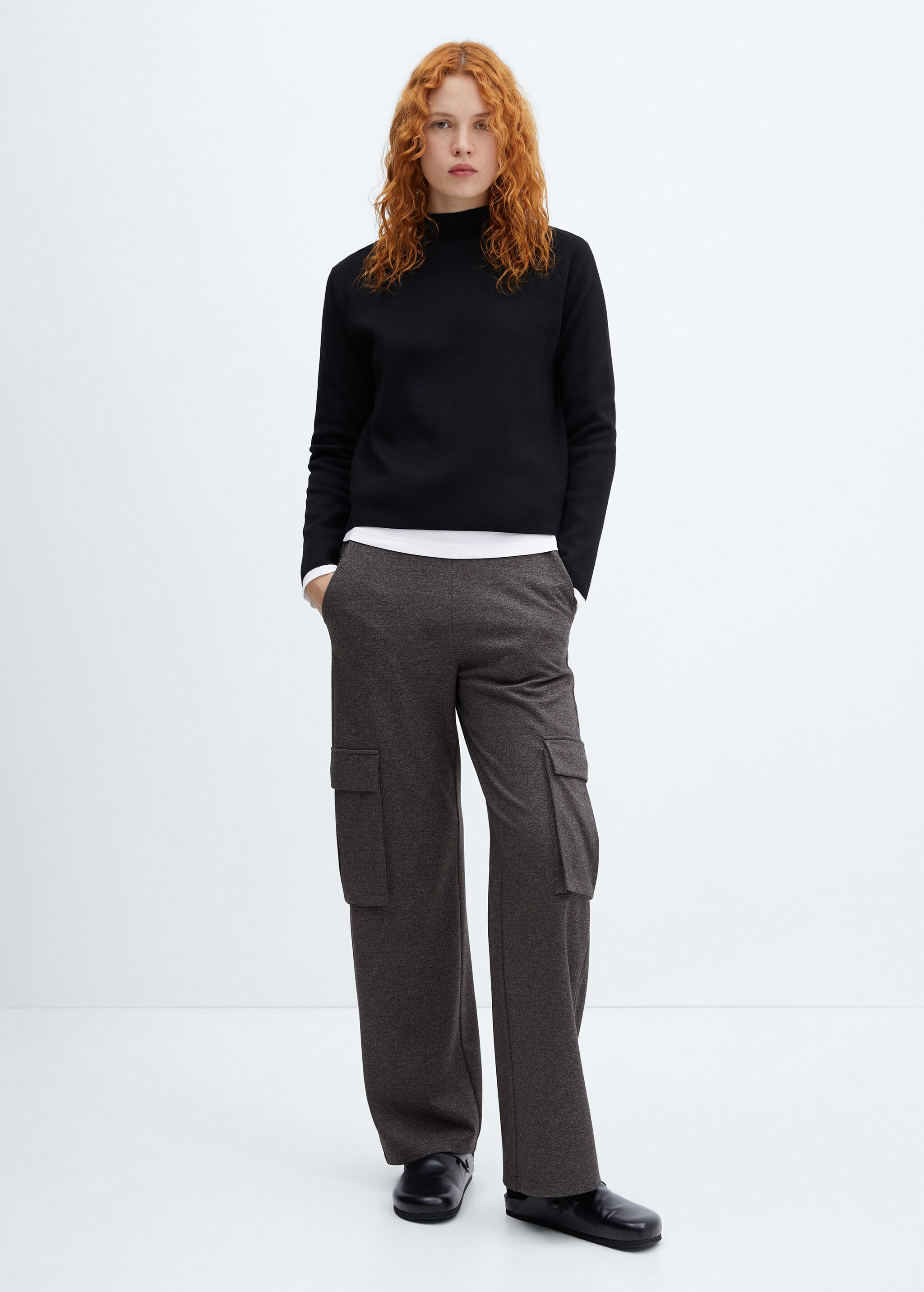 Knitted pants with cargo pockets - General plane