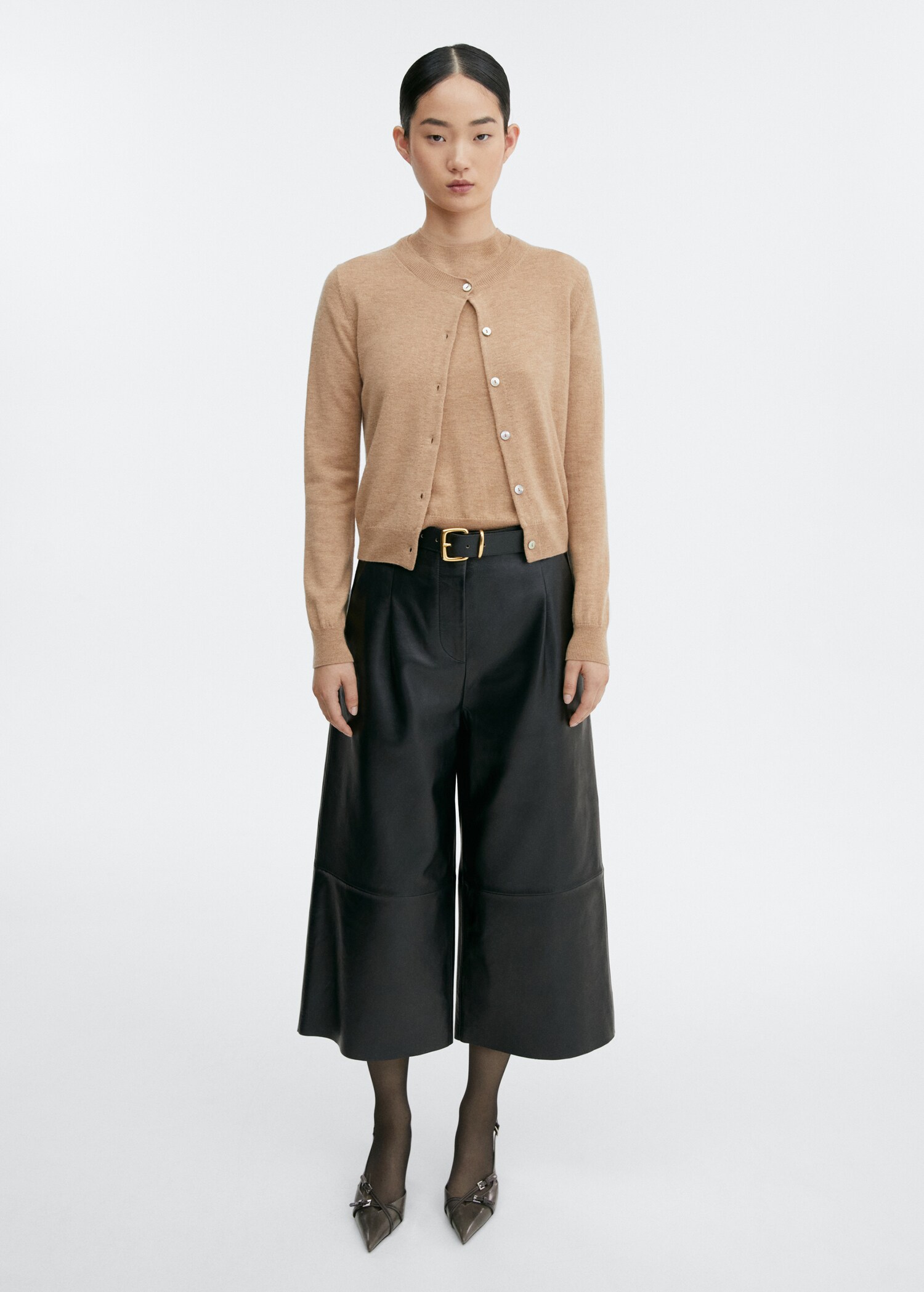 Round-neck wool cardigan - General plane