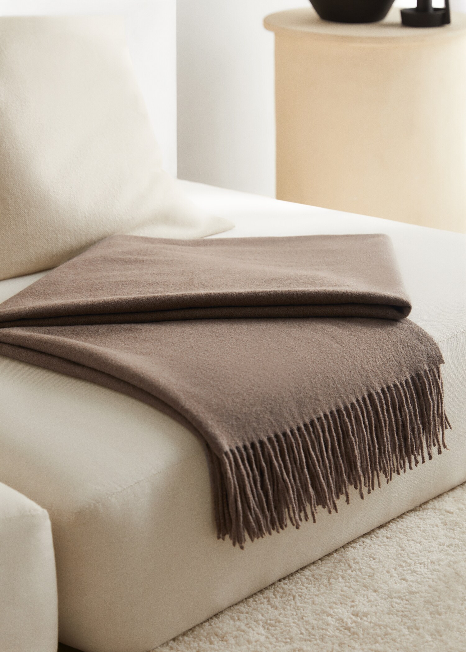 Plain fringed blanket - General plane