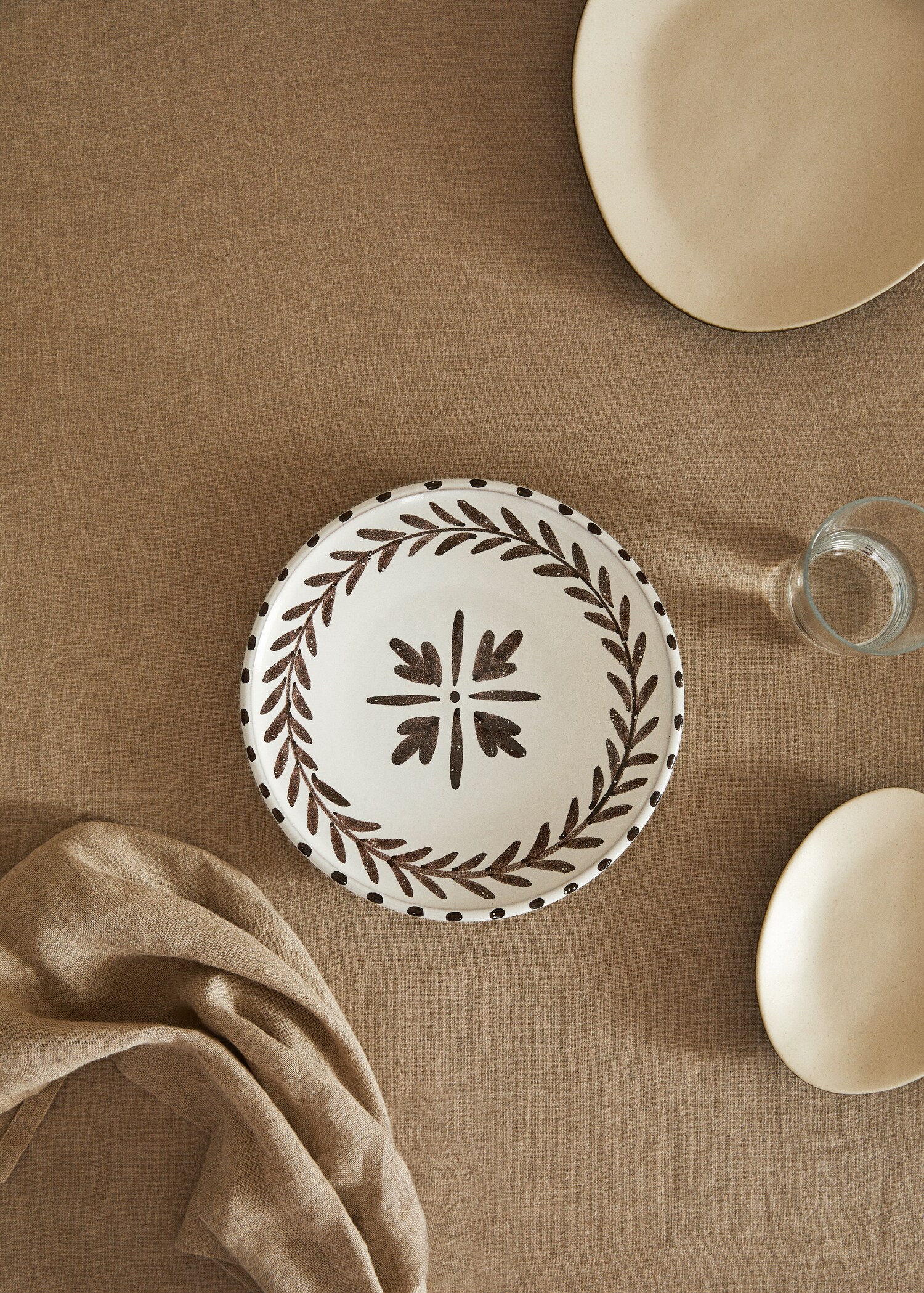 Floral dessert plate - General plane