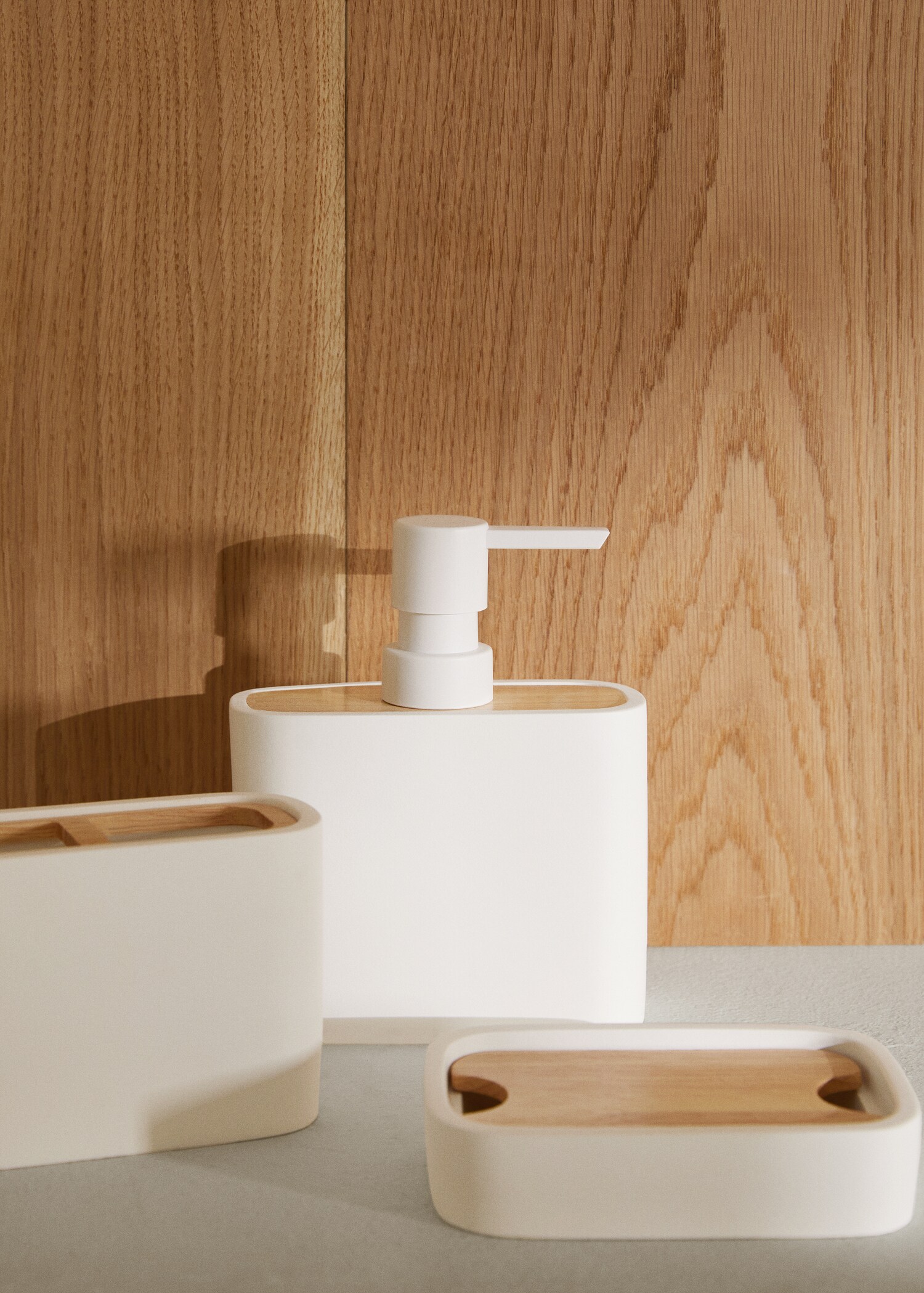 Resin and wood dispenser - General plane