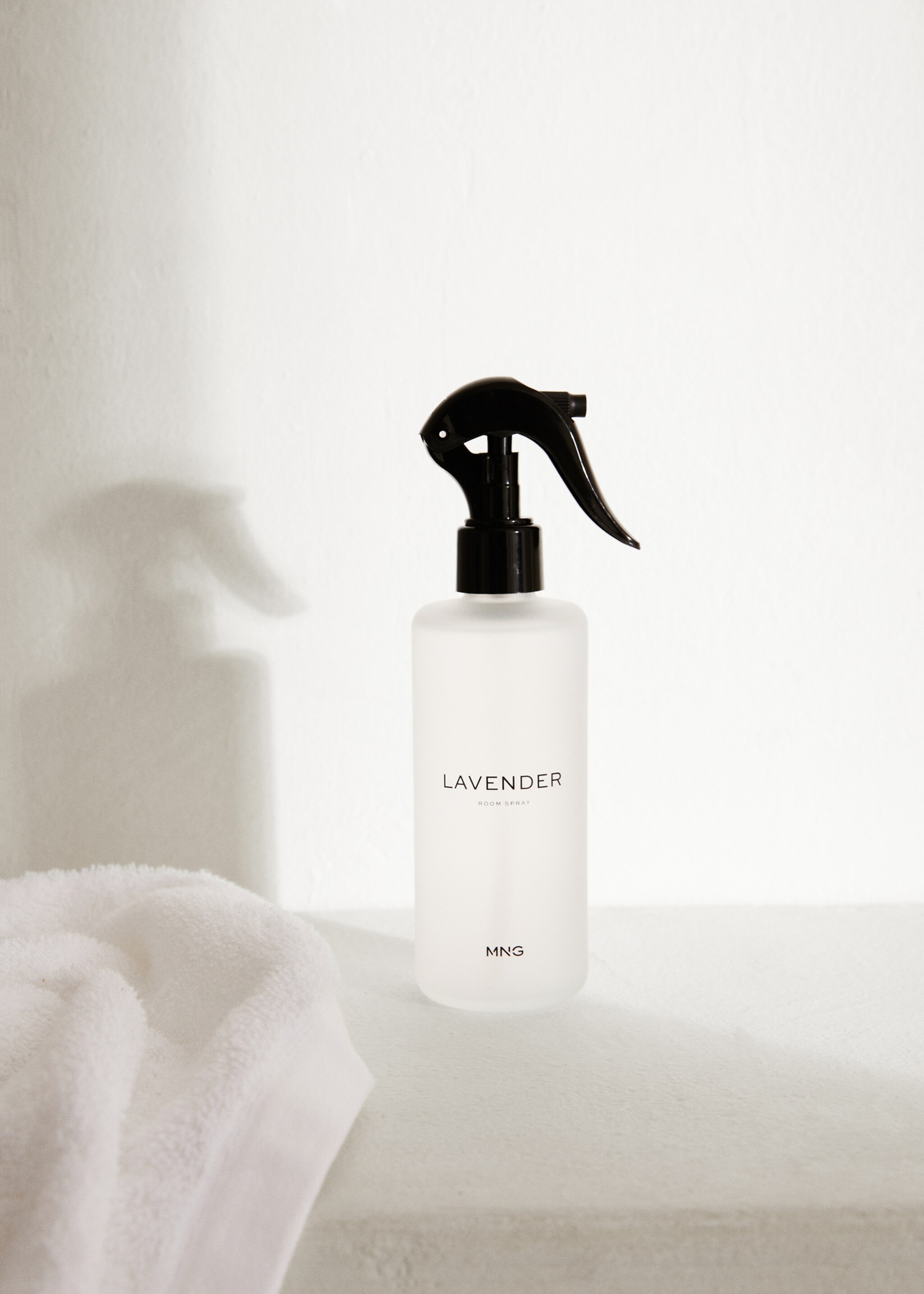 Laveder air freshener spray  - Загальний план