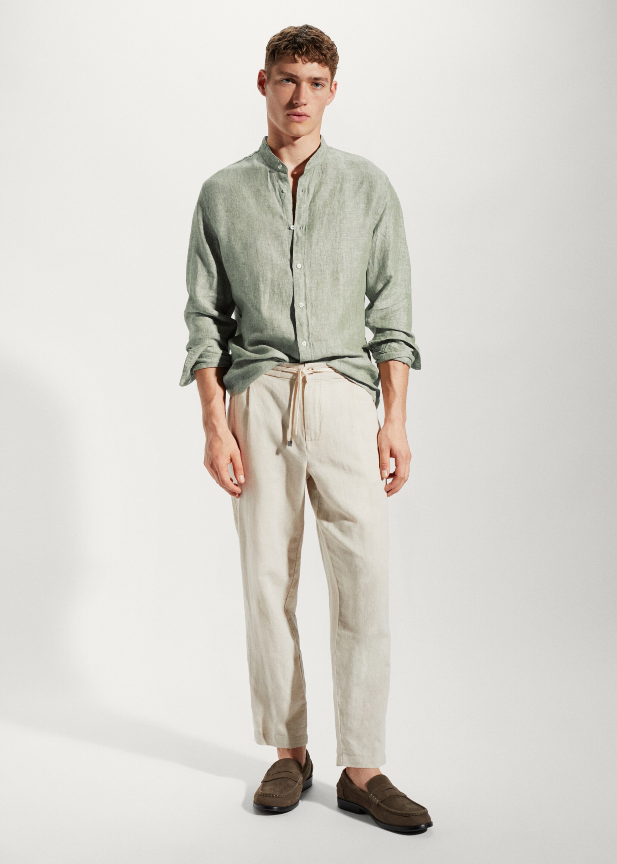 Camisa 100% lino cuello mao - Plano general