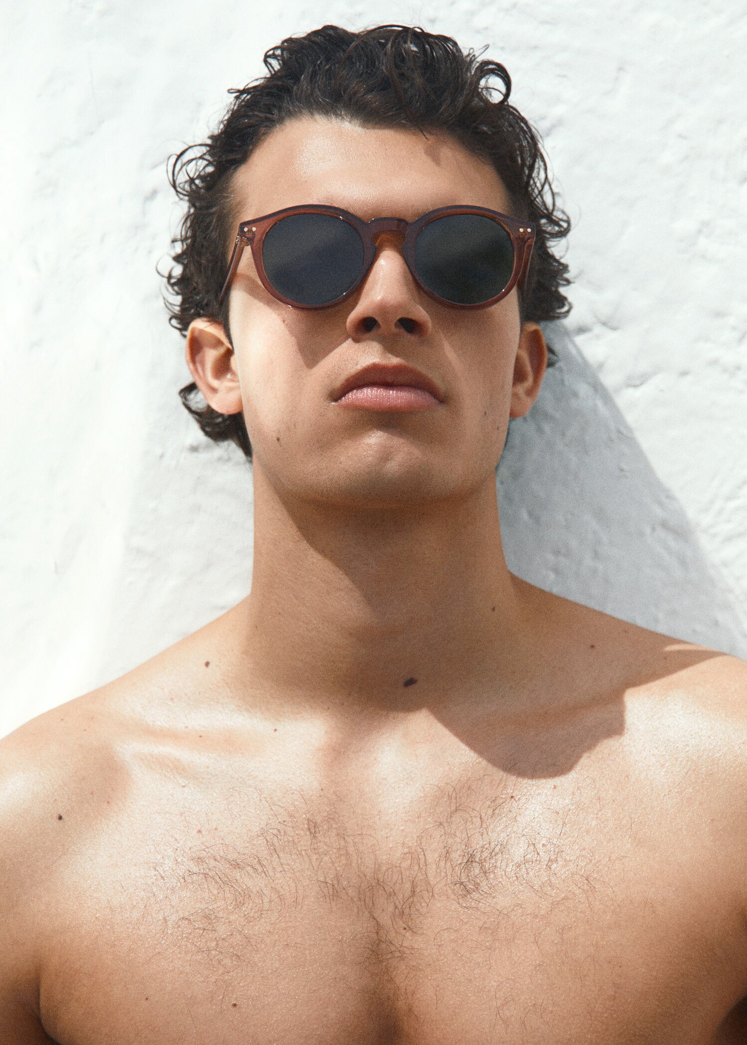 Rounded sunglasses - General plane