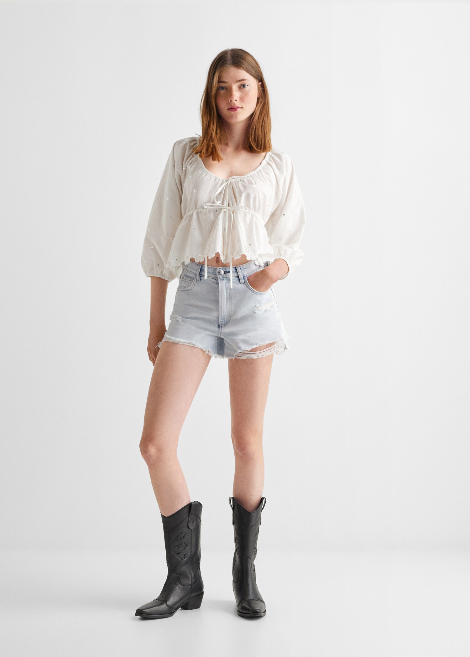 Broken denim shorts - General plane