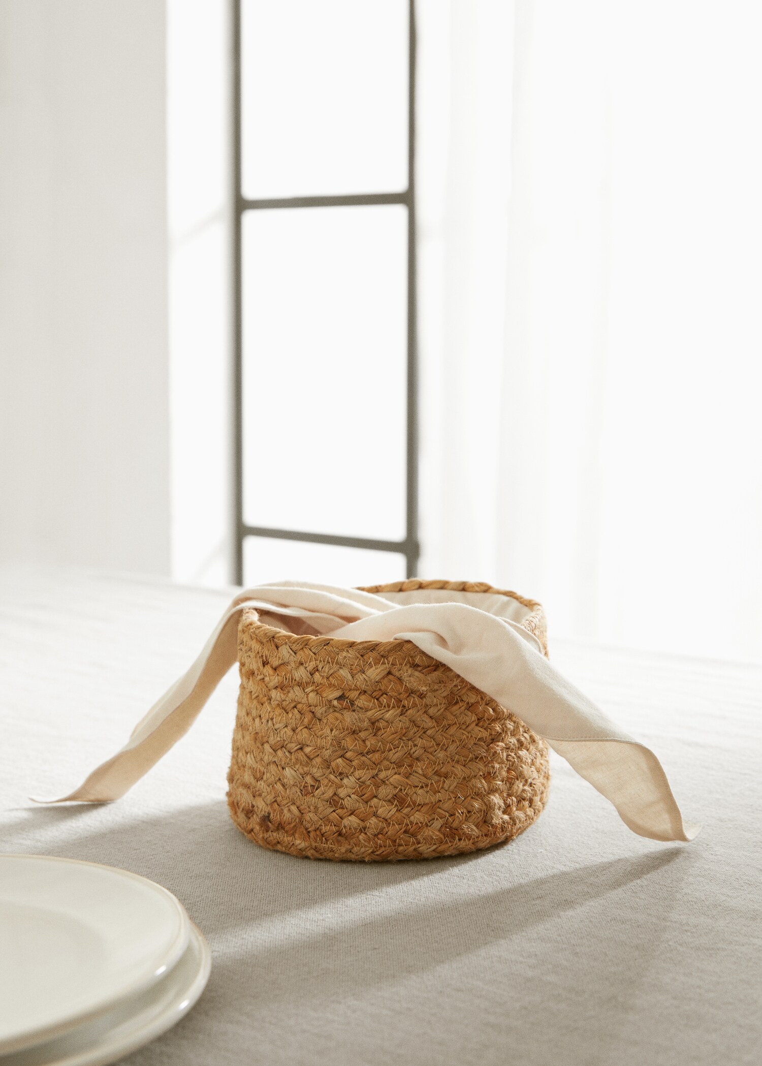 Braided basket 15cmx10cm - General plane