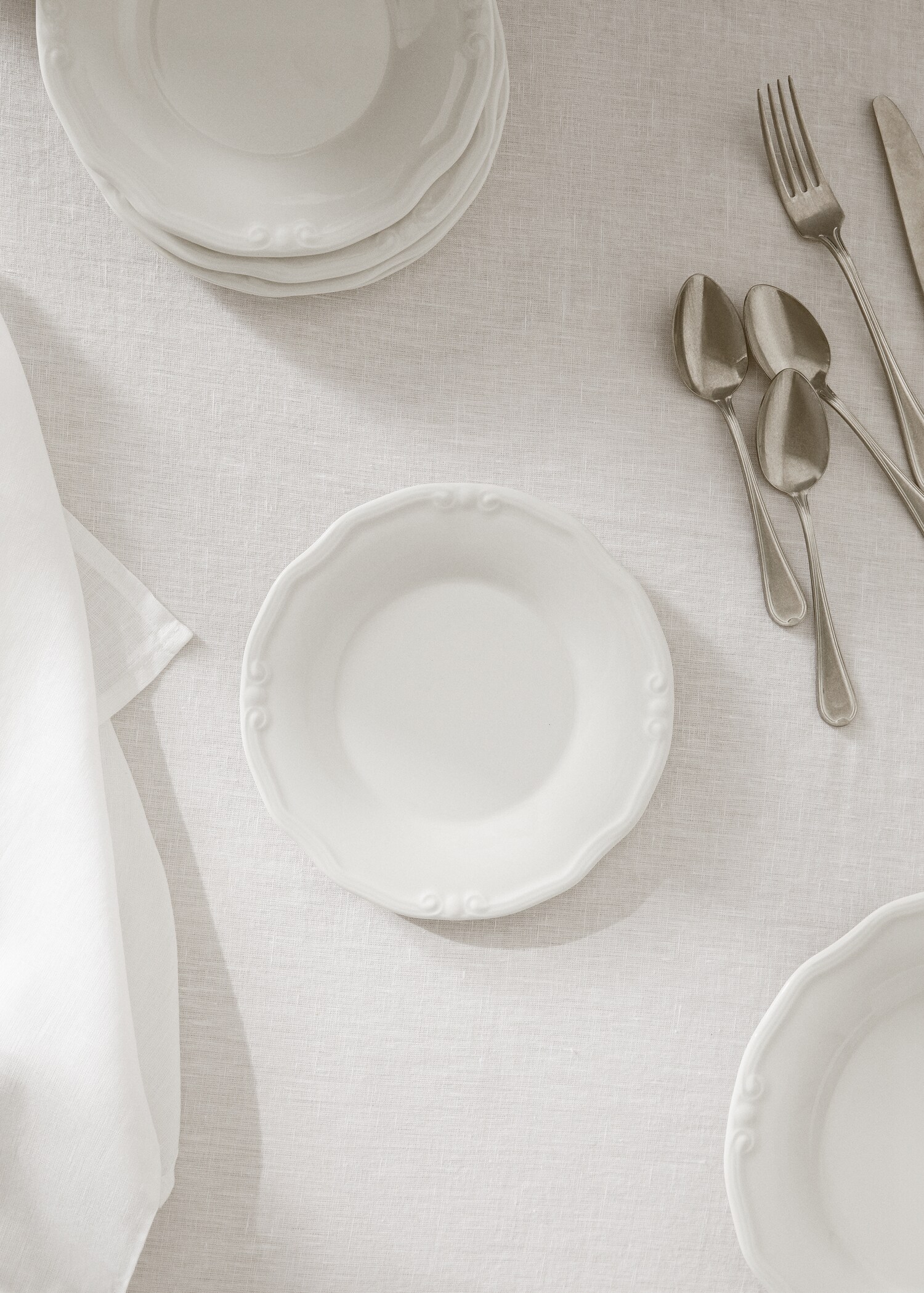 Porcelain romantic dessert plate - General plane