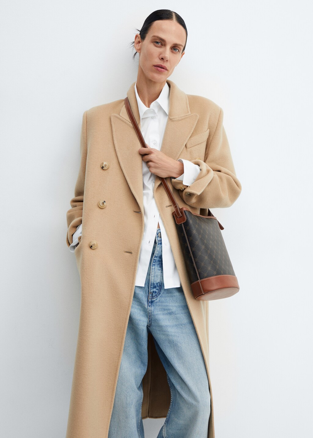 【関税・送料込み】Cappuccino Leather Marmont Bucket Bag AGCF Savoy Bucket Bag in Soft Off-White Leather