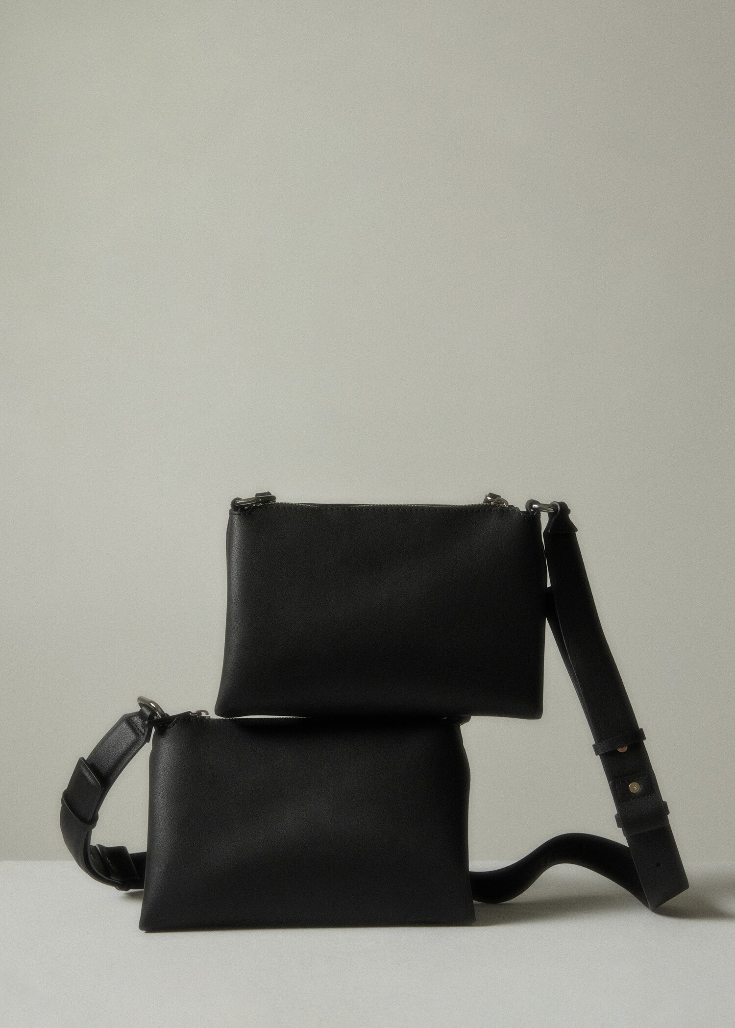 Leather-effect shoulder bag - General plane