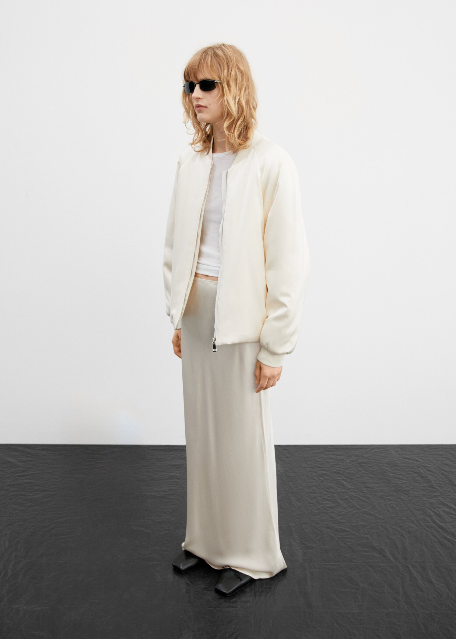 Extra-long satin skirt - General plane