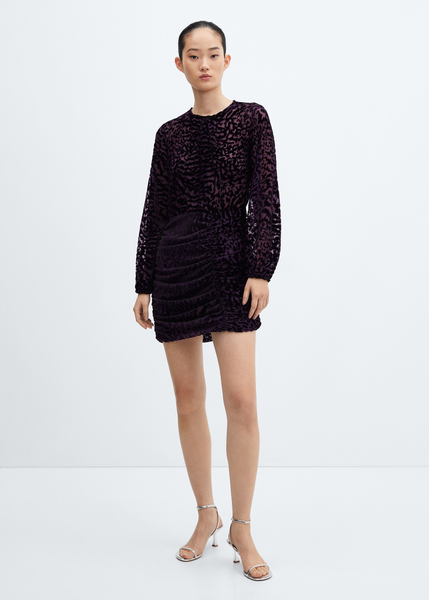 Animal print velvet dress - Загальний план