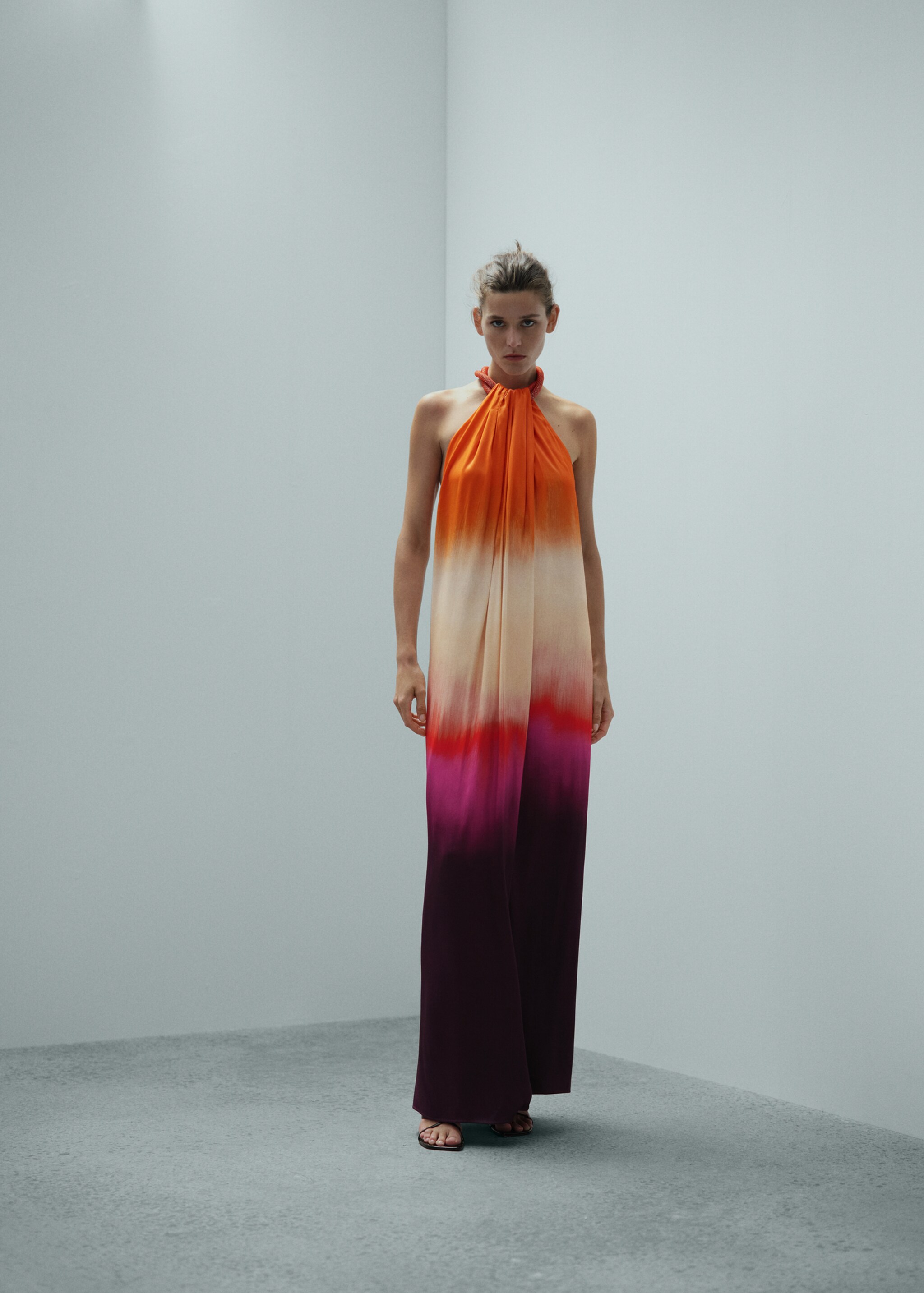 Structured satin dress with rhinestone neckline - General plane, Orange. Ref: 57055150-00.