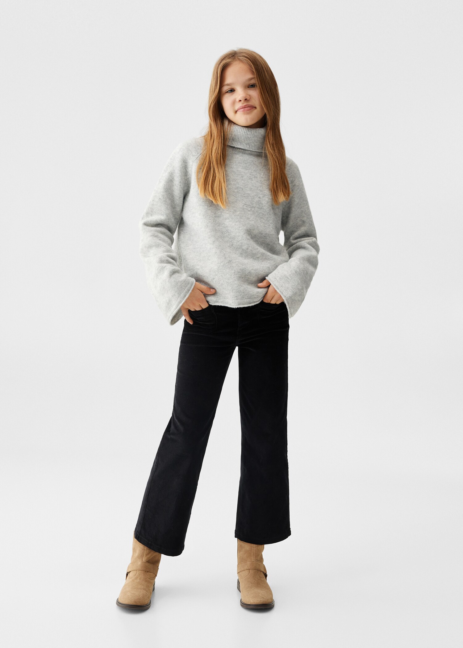 Turtleneck knit sweater - General plane