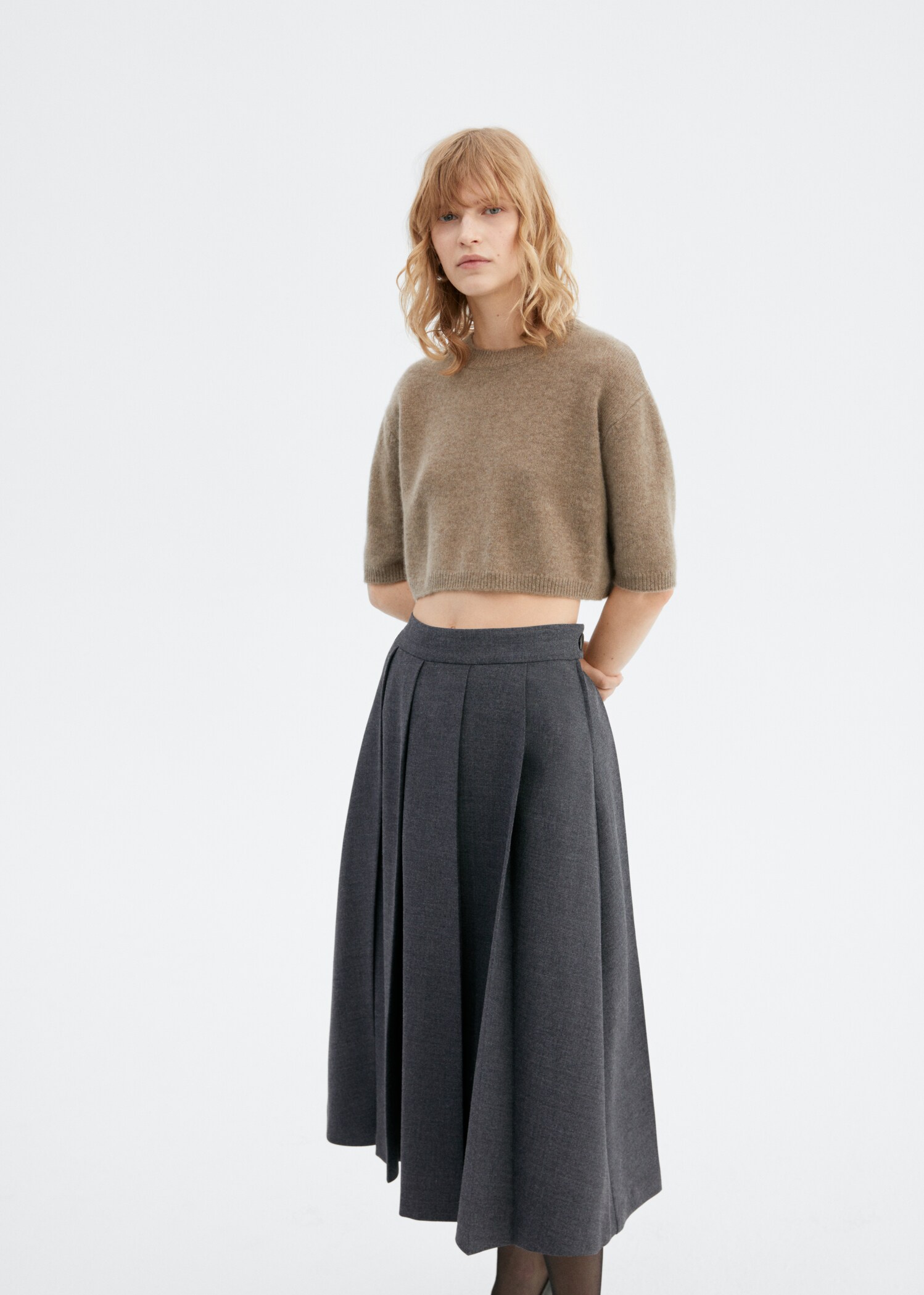 Pleated midi skirt - General plane