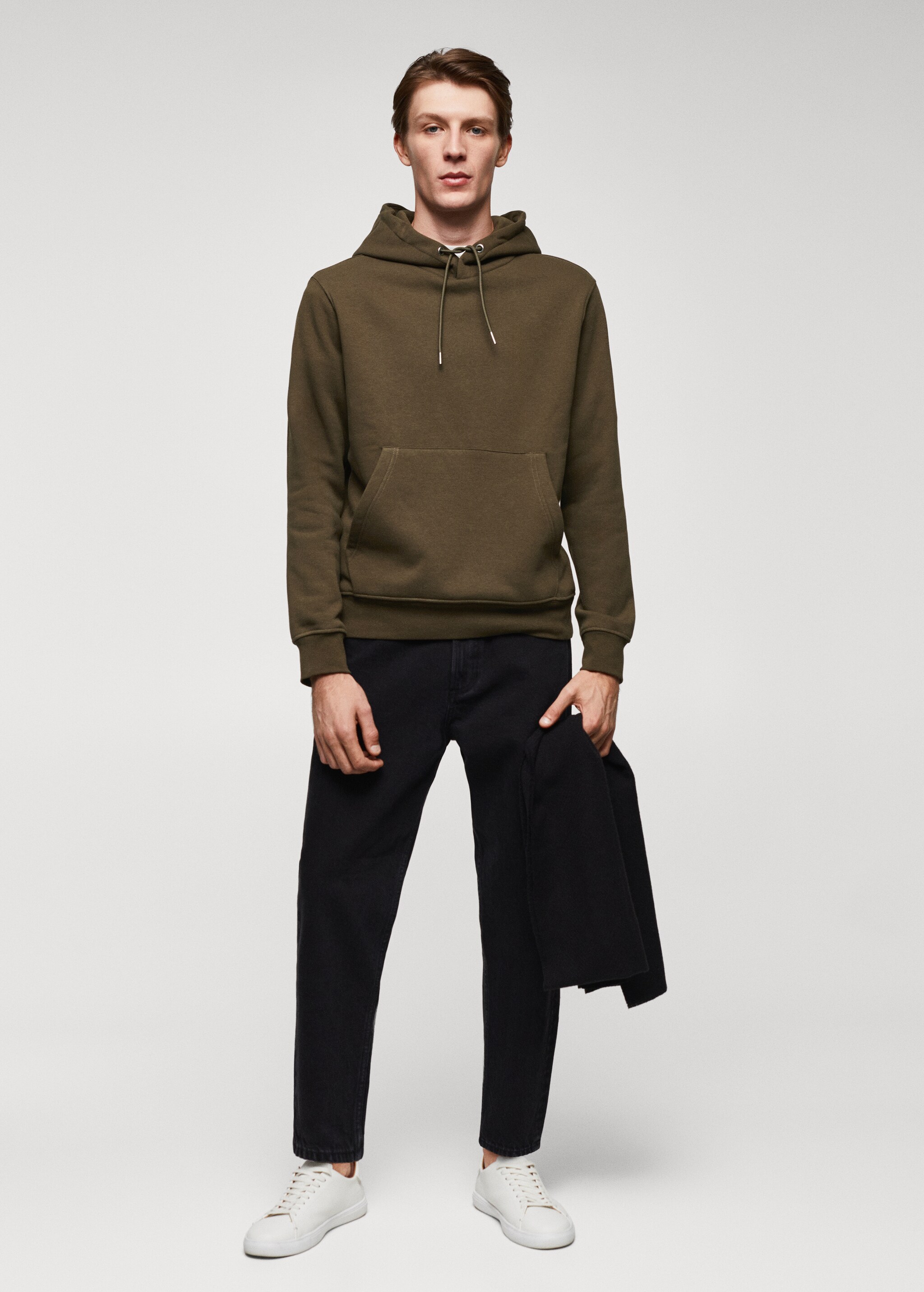 Sweatshirt de algodão com bolsos de canguru e capuz - Plano geral