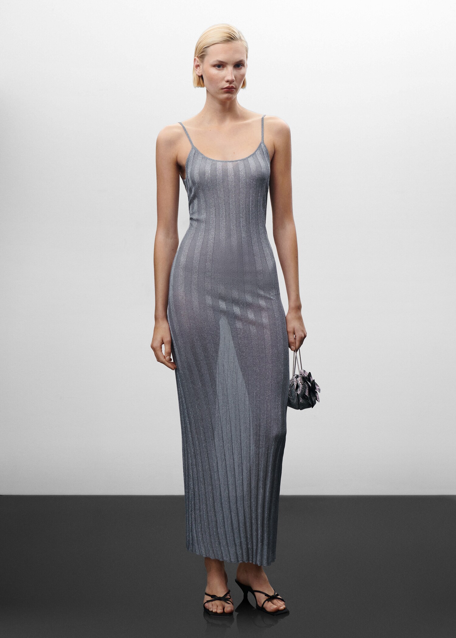 Robe Lurex dos nu - Plan général
