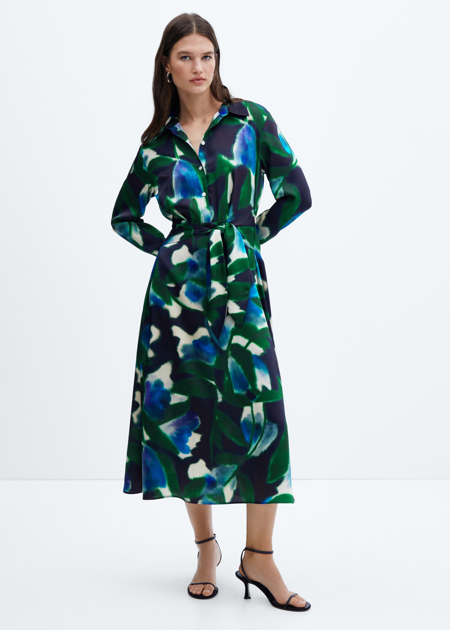 Vestido camiseiro estampado - Plano geral