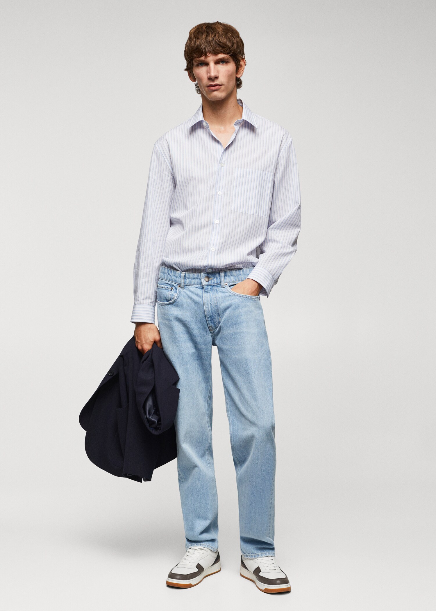 Light-wash loose-fit jeans - General plane