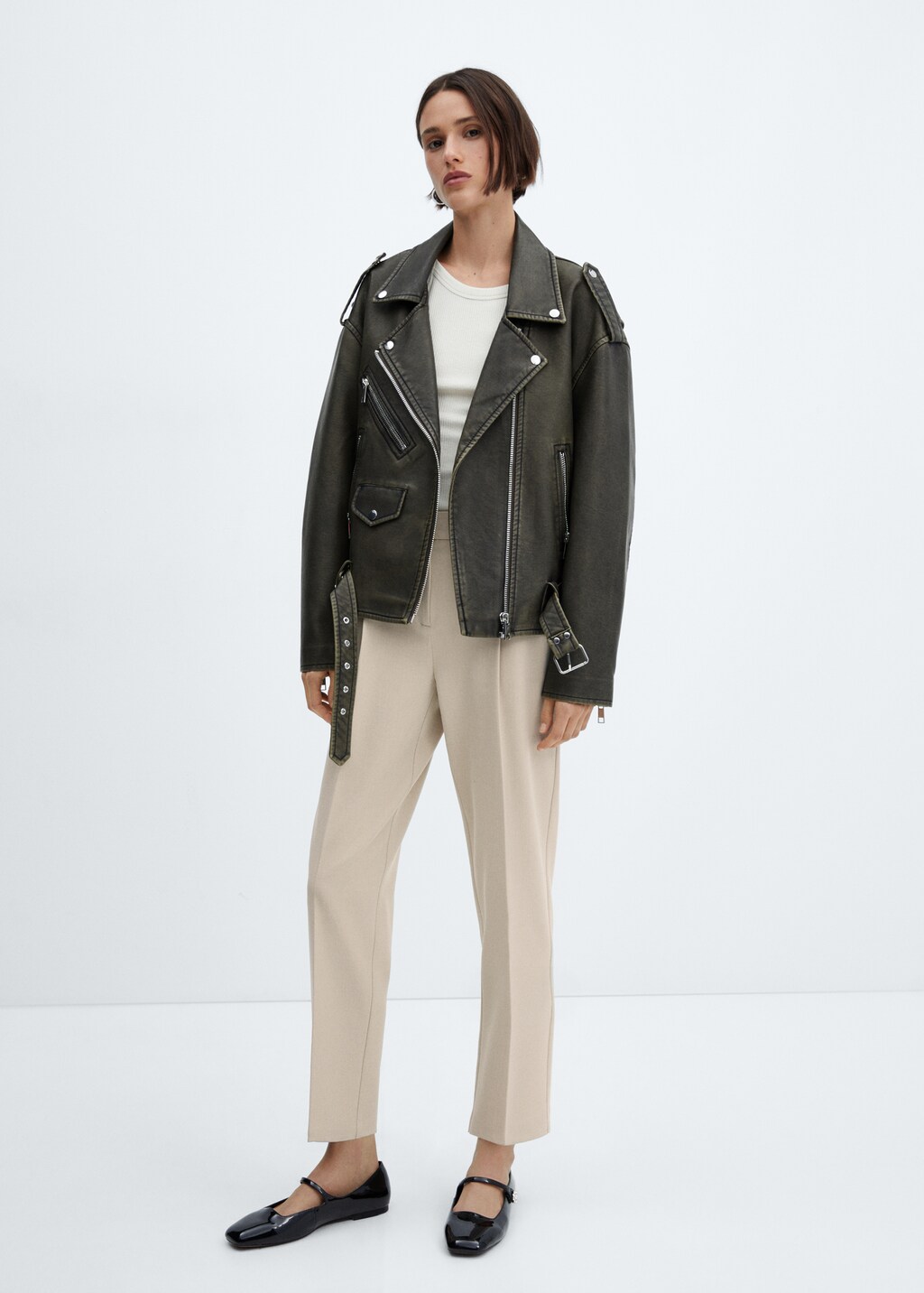 Straight-fit pleated pants - image 2