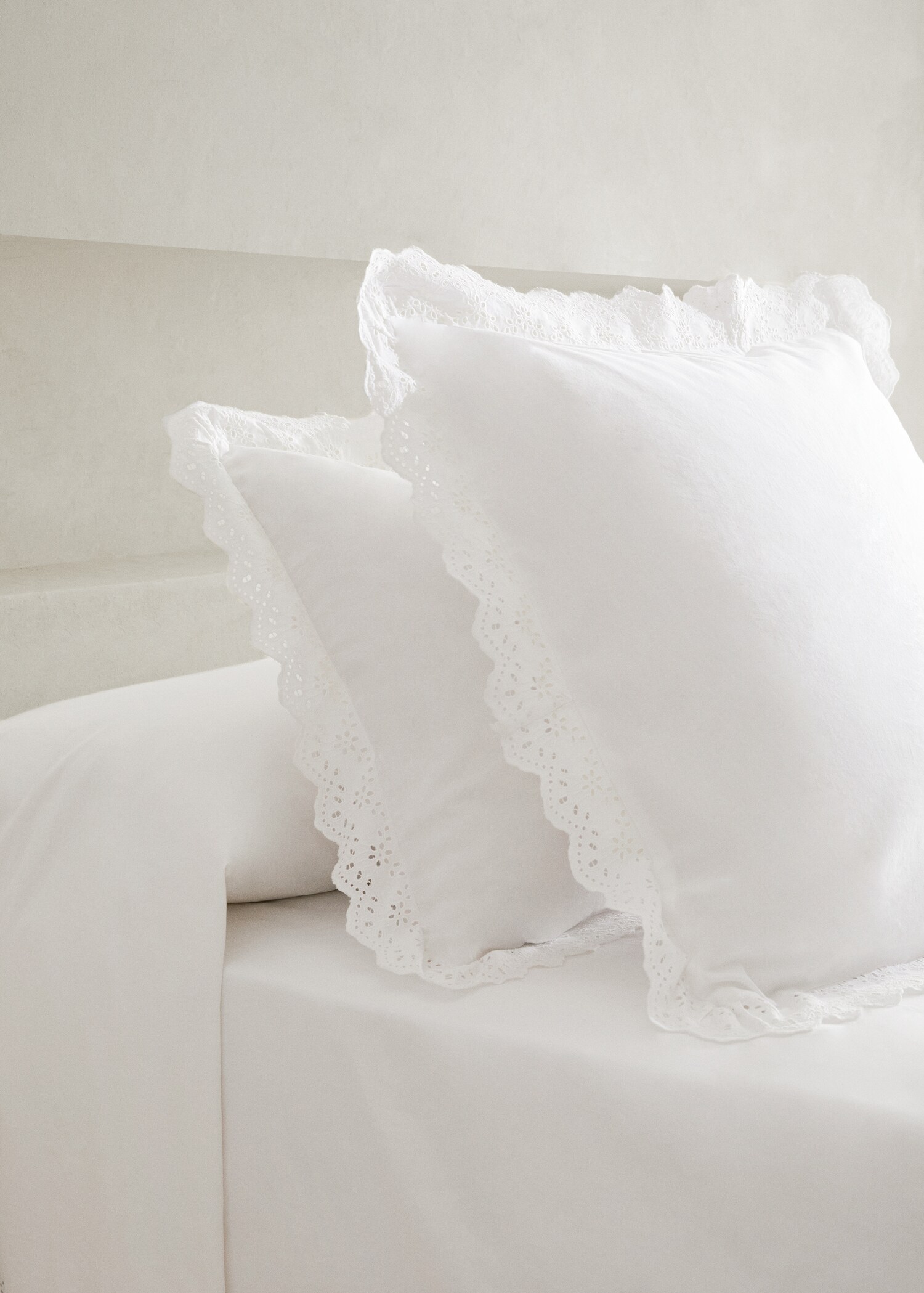 Housse de coussin brodée volant 60x60 cm (Lot de 2) - Plan général
