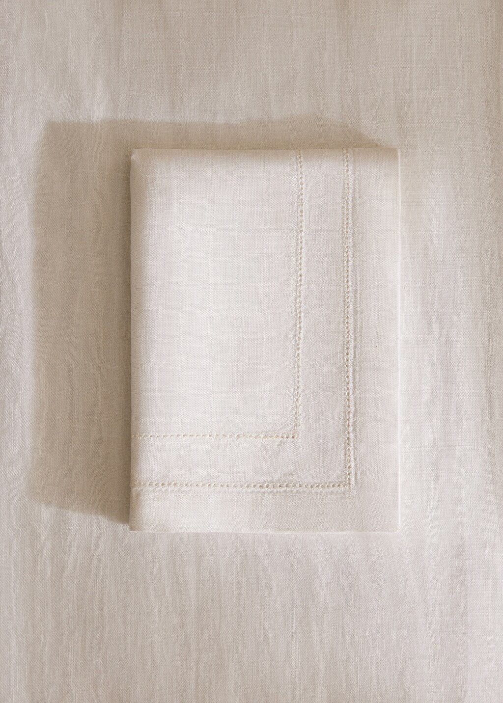 100 linen doublehemstitch napkin