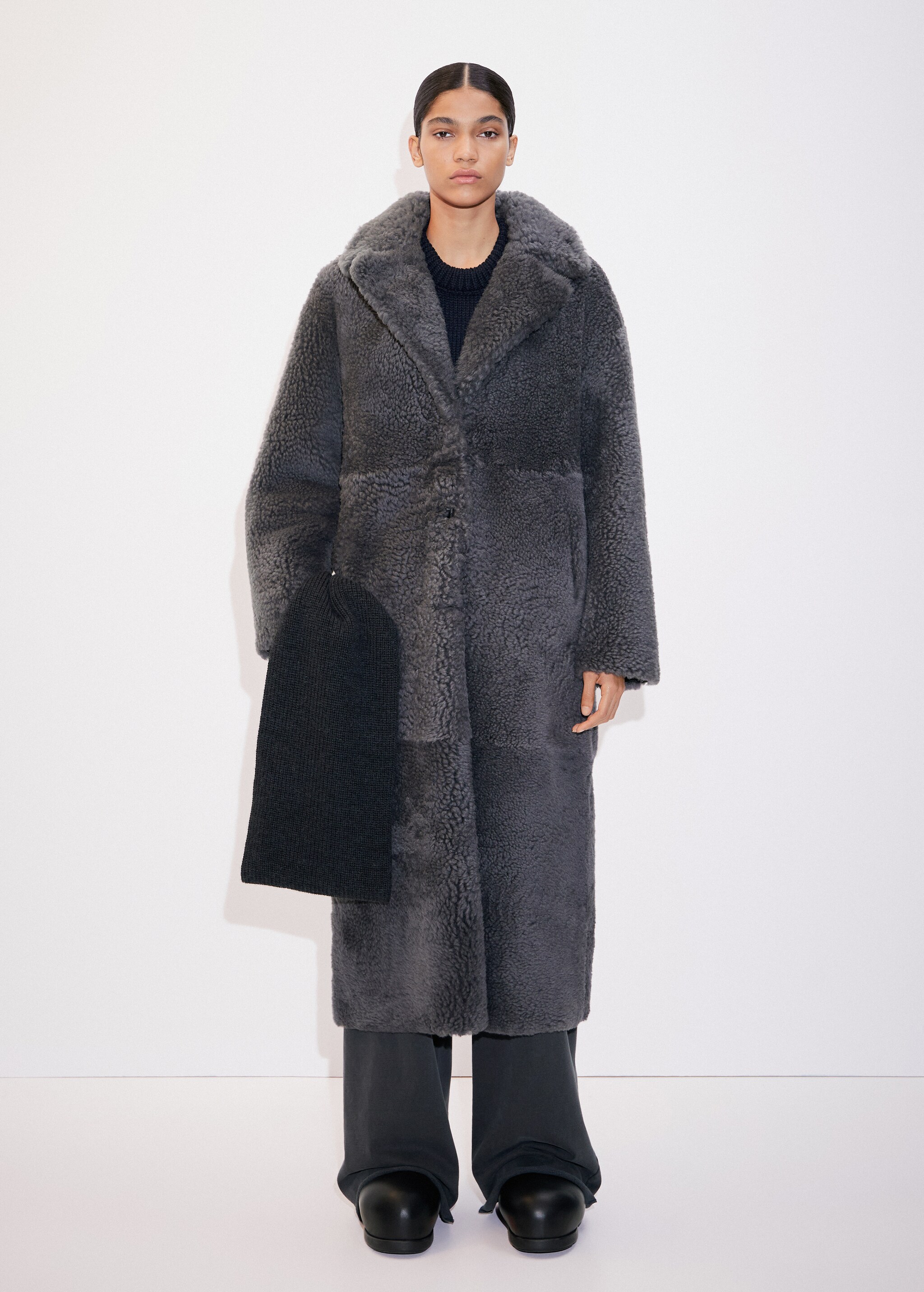 Reversible sheepskin fur-effect coat - Γενικό πλάνο