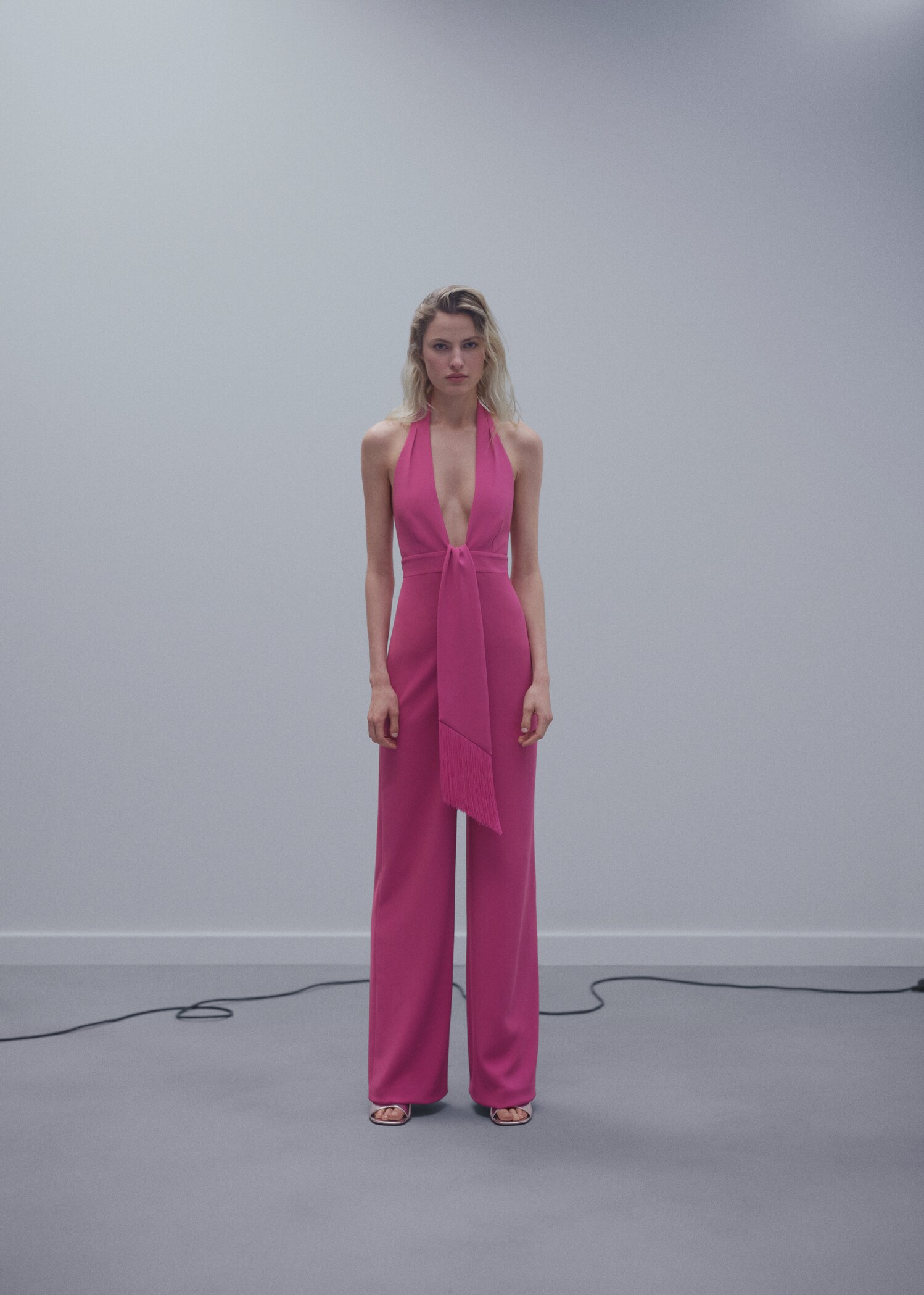 Mono halter detalle lazo - Plano general