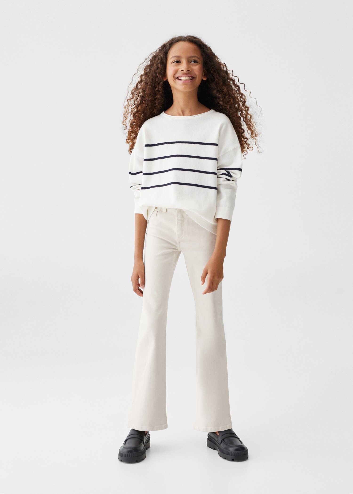 Jeans flare aberturas - Plano general