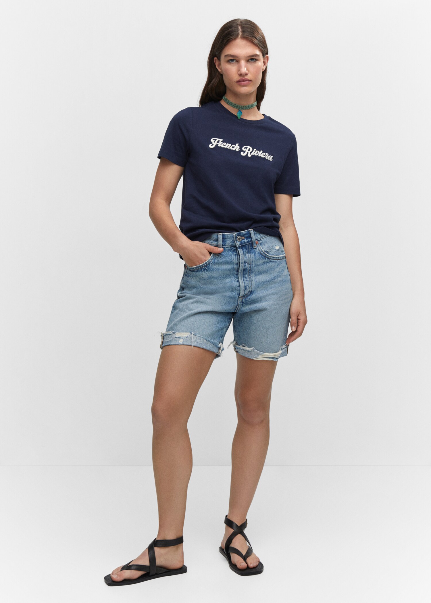 Camiseta mensaje bordado - Plano general
