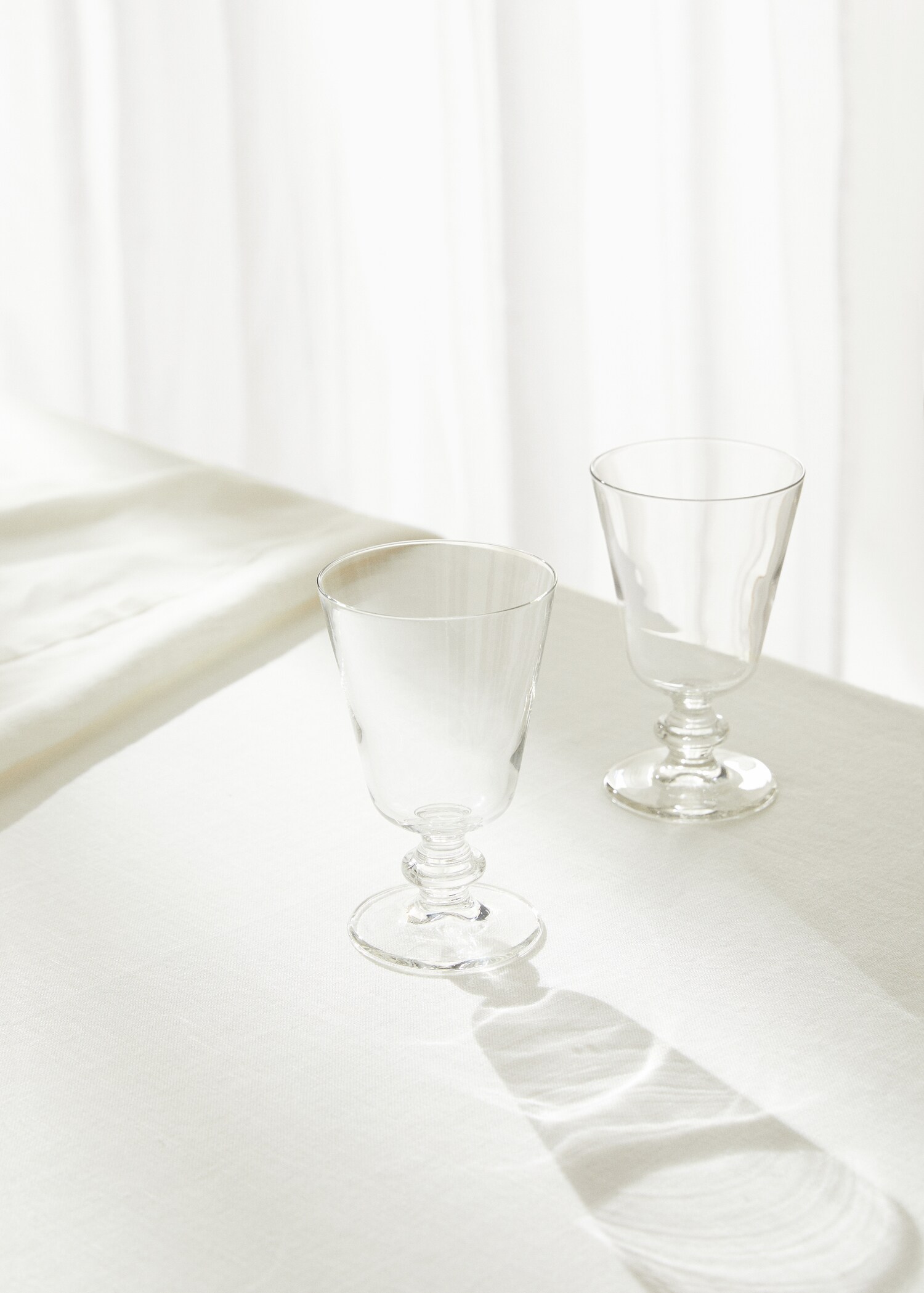 Glass goblet - General plane