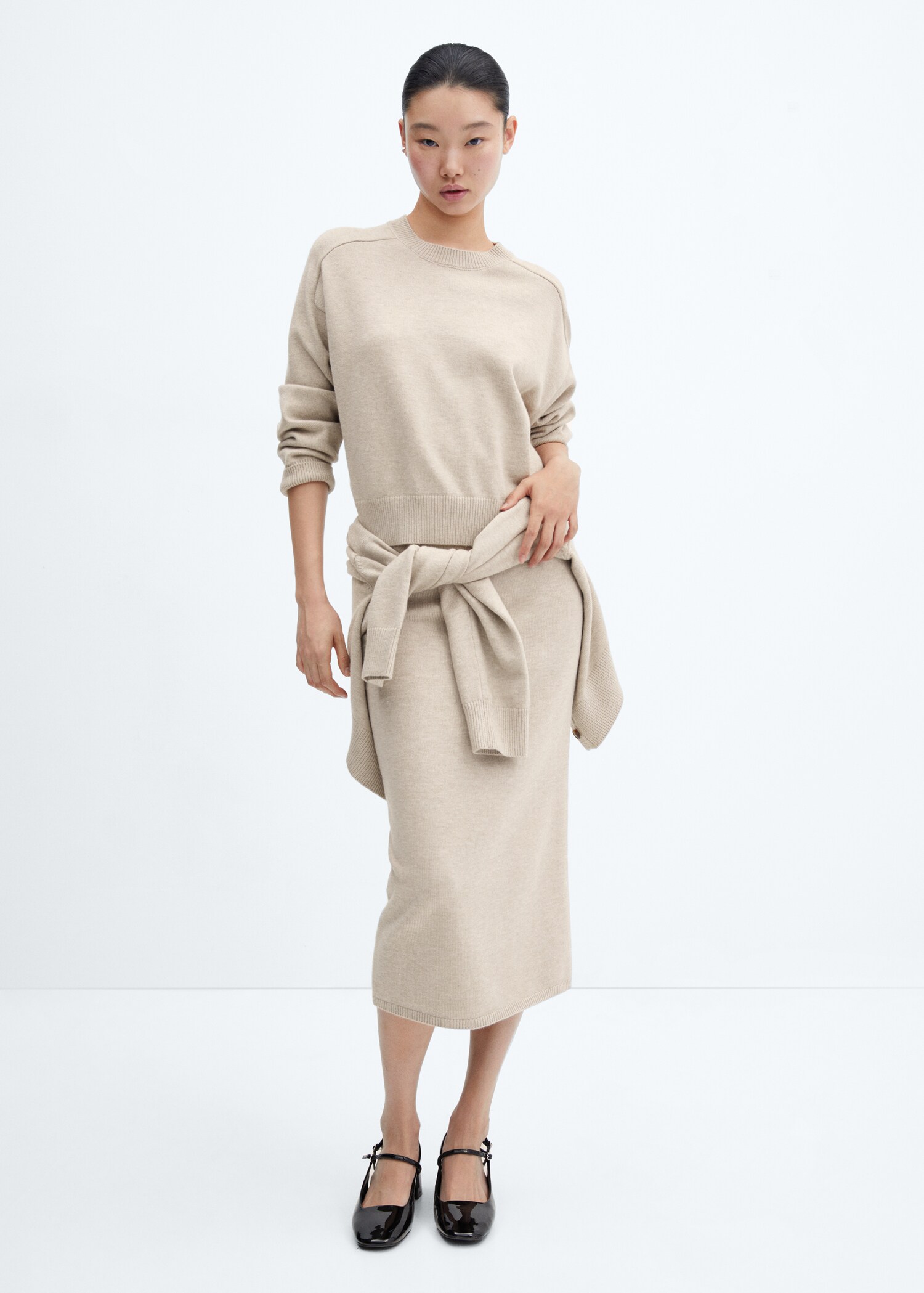 Sweater with decorative seam - General plane