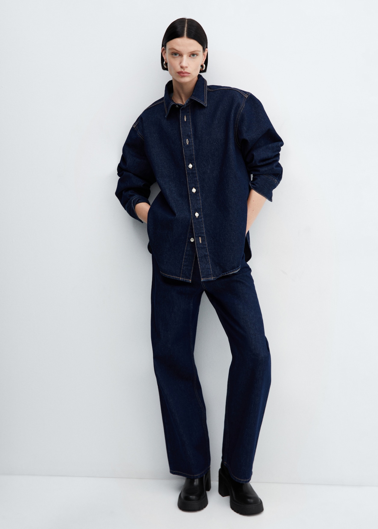 Track sole Chelsea boots