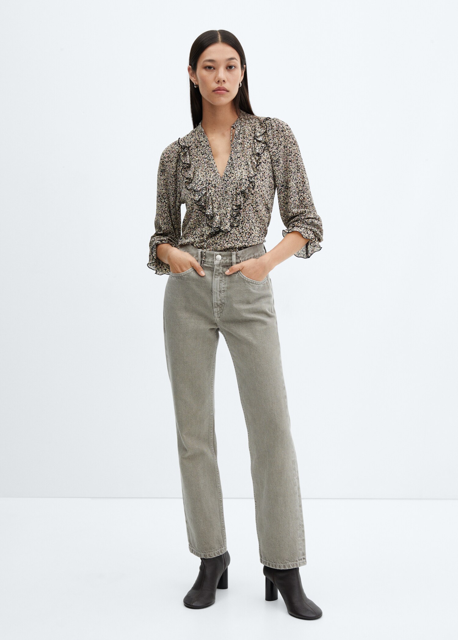 Flowy ruffle blouse - General plane