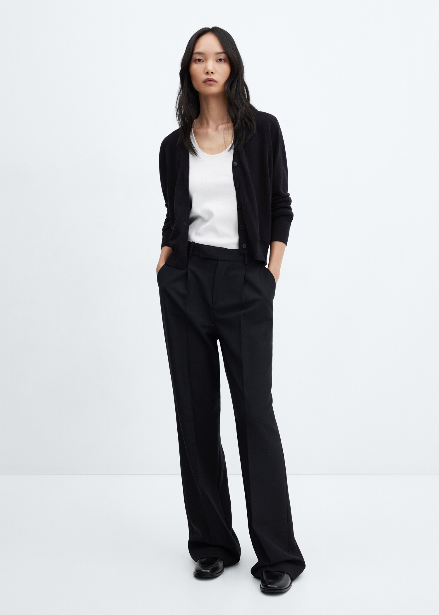 V-neck knit cardigan - General plane