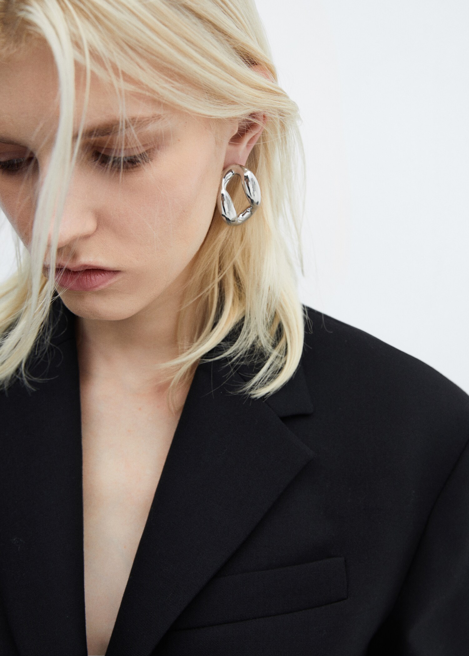 Twisted hoop earrings - General plane