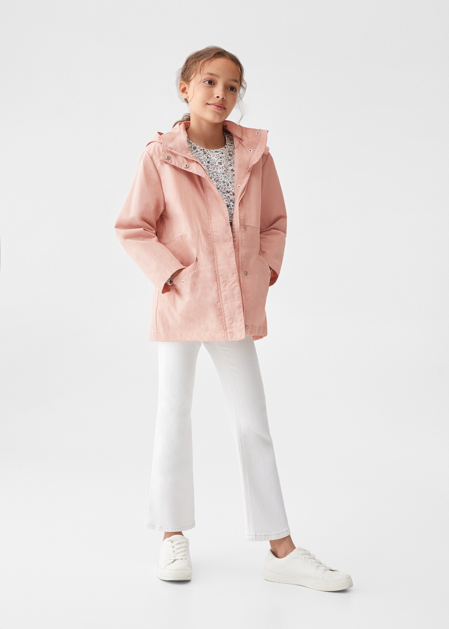 Hooded water-repellent parka - General plane
