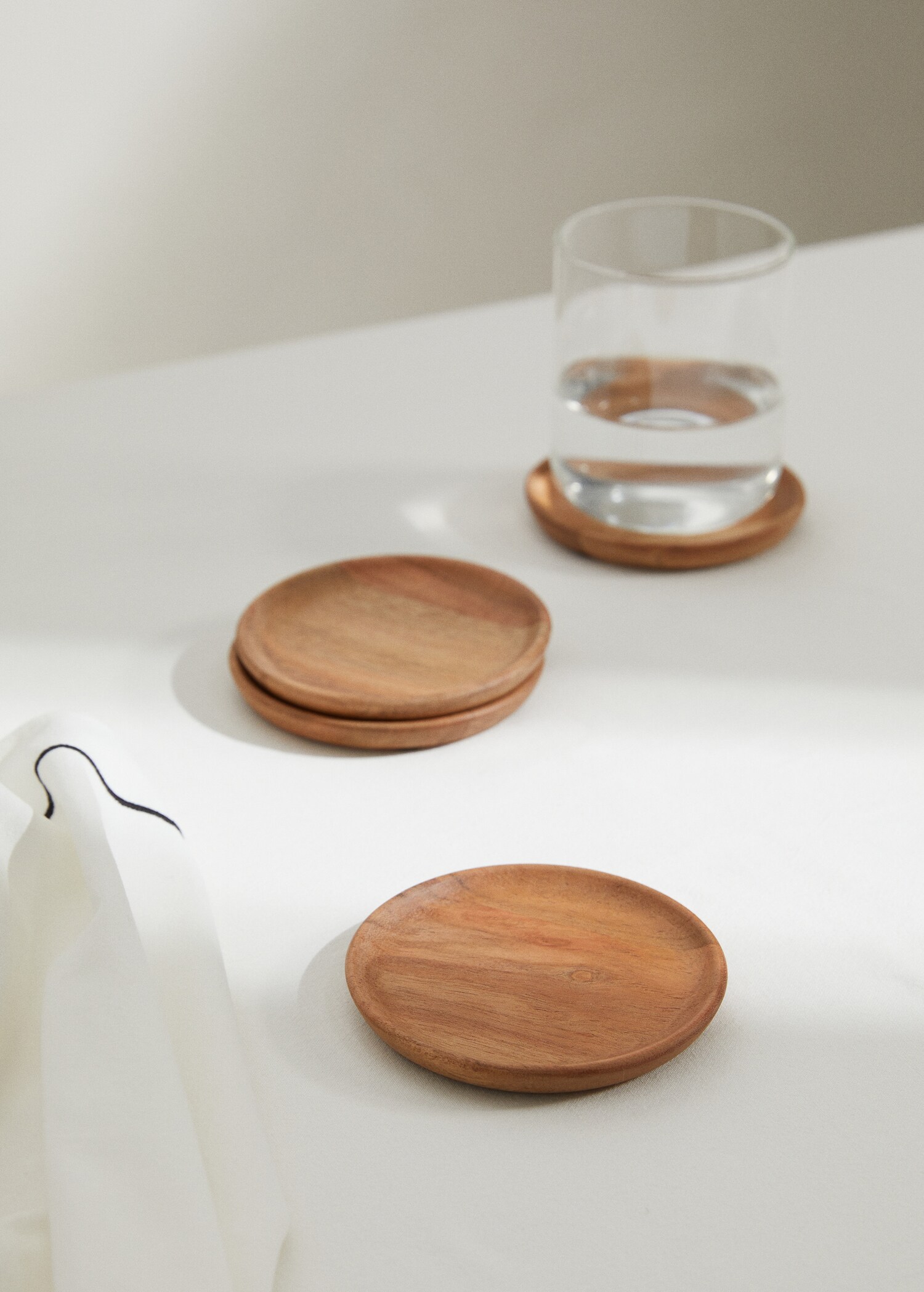 Acacia wood coasters - General plane