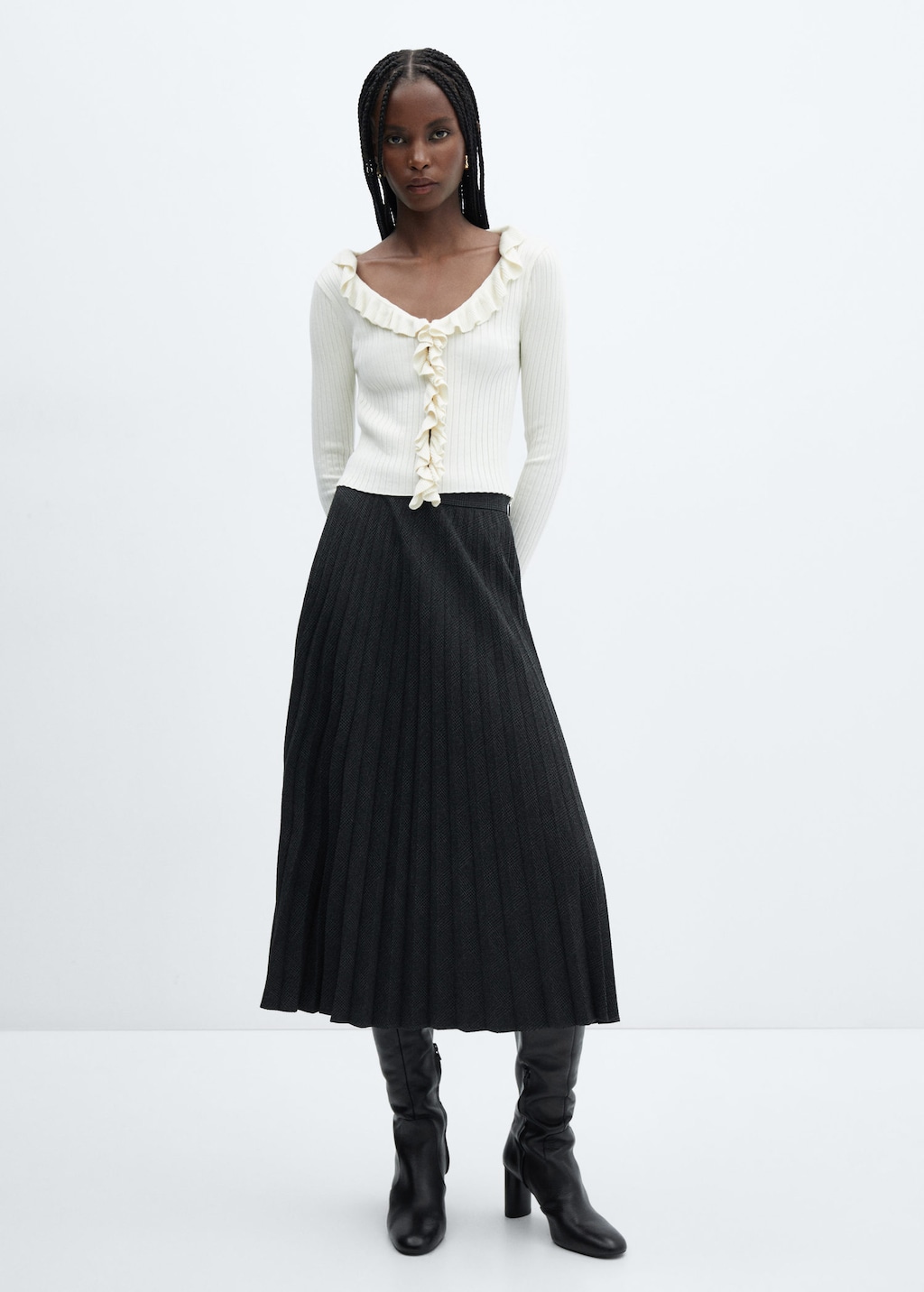 Black pleated shop skirt mango